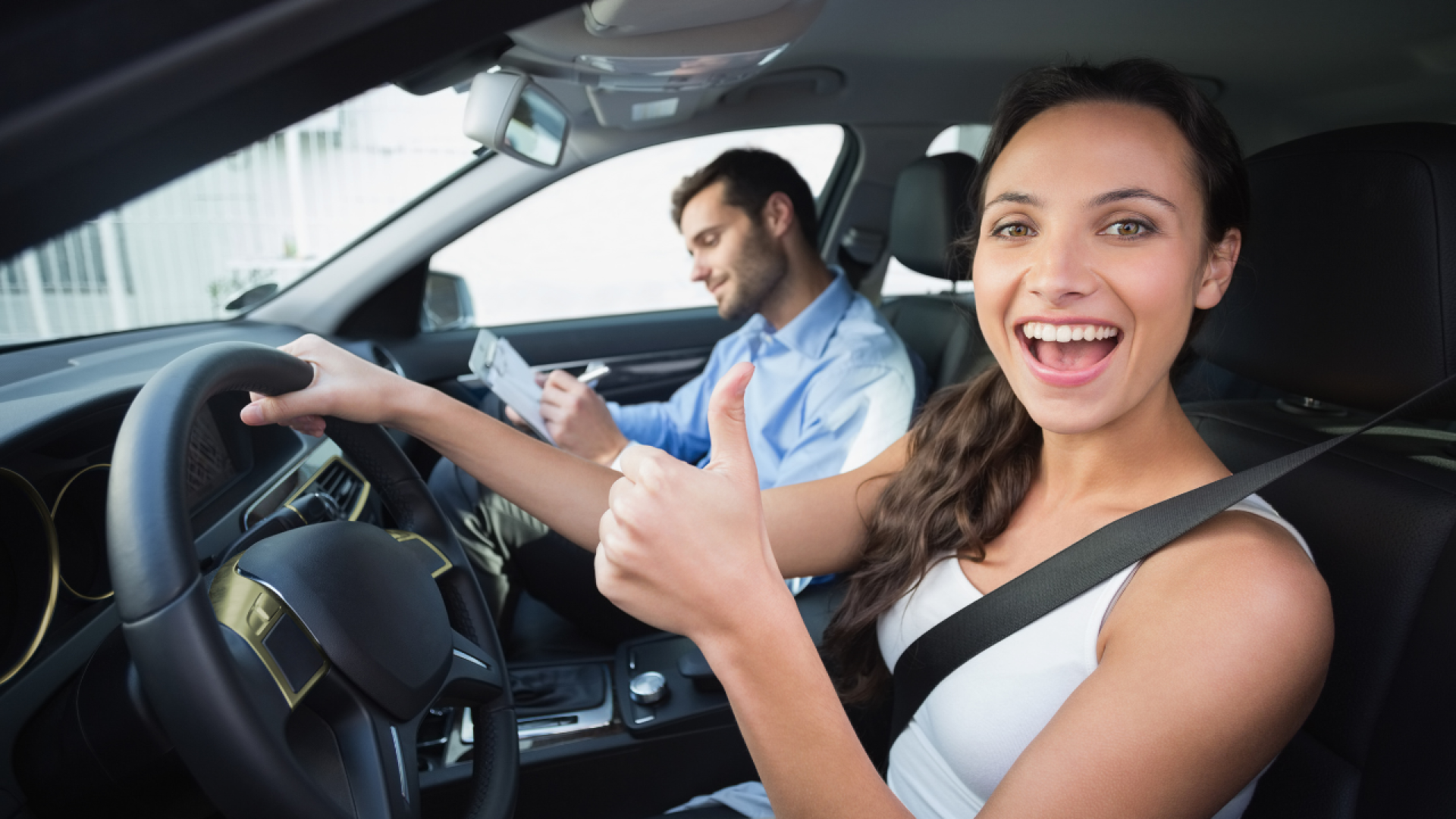 La Rioja adelanta a los 17 años la ayuda económica para el carné de conducir con un nuevo paquete de subvenciones