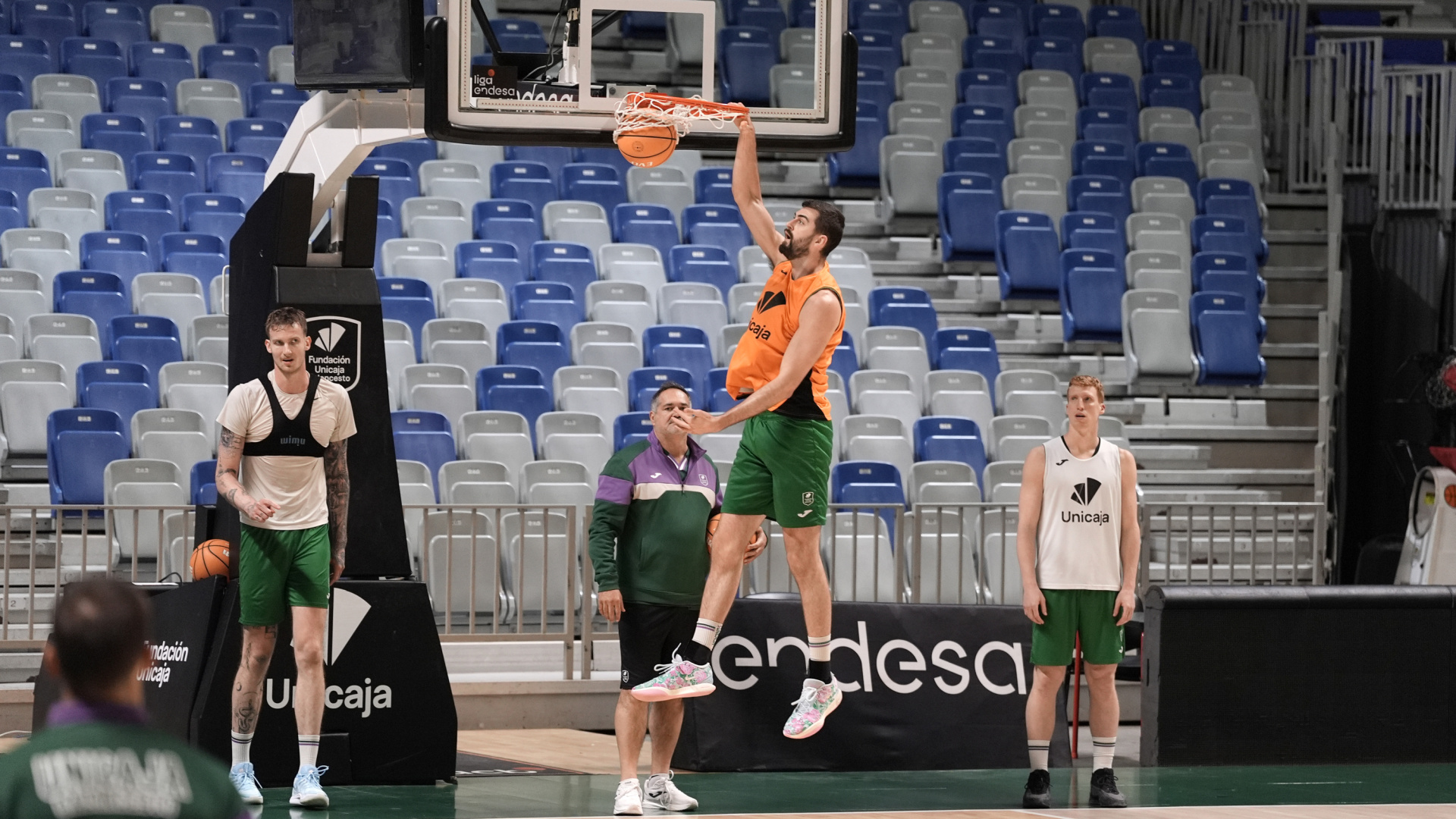 El Unicaja recupera efectivos pero suma una nueva baja clave para Granada