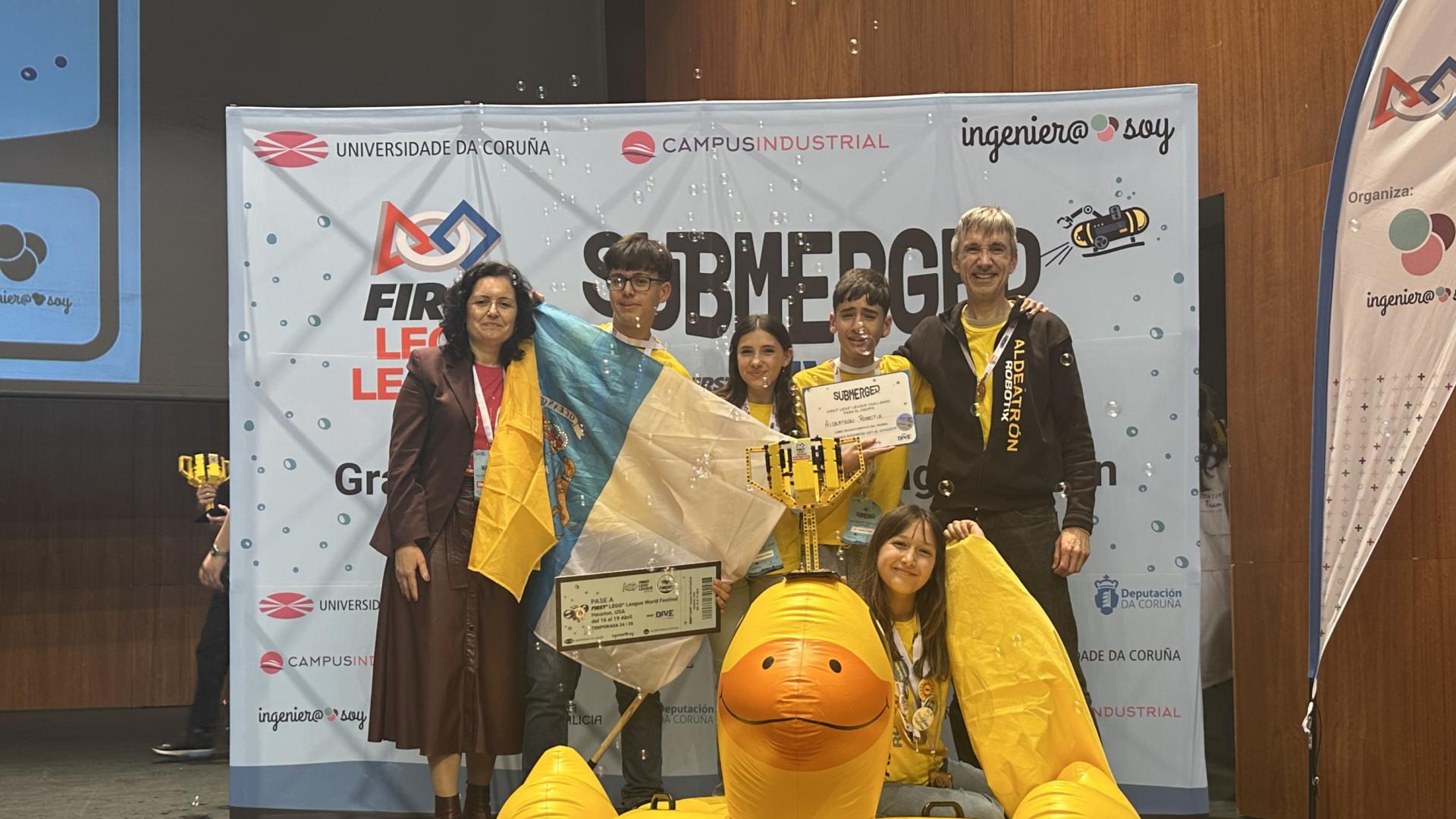 Aldeatron Robotix, de Tenerife, FSIngenium Team y Legotronic Beavers ...