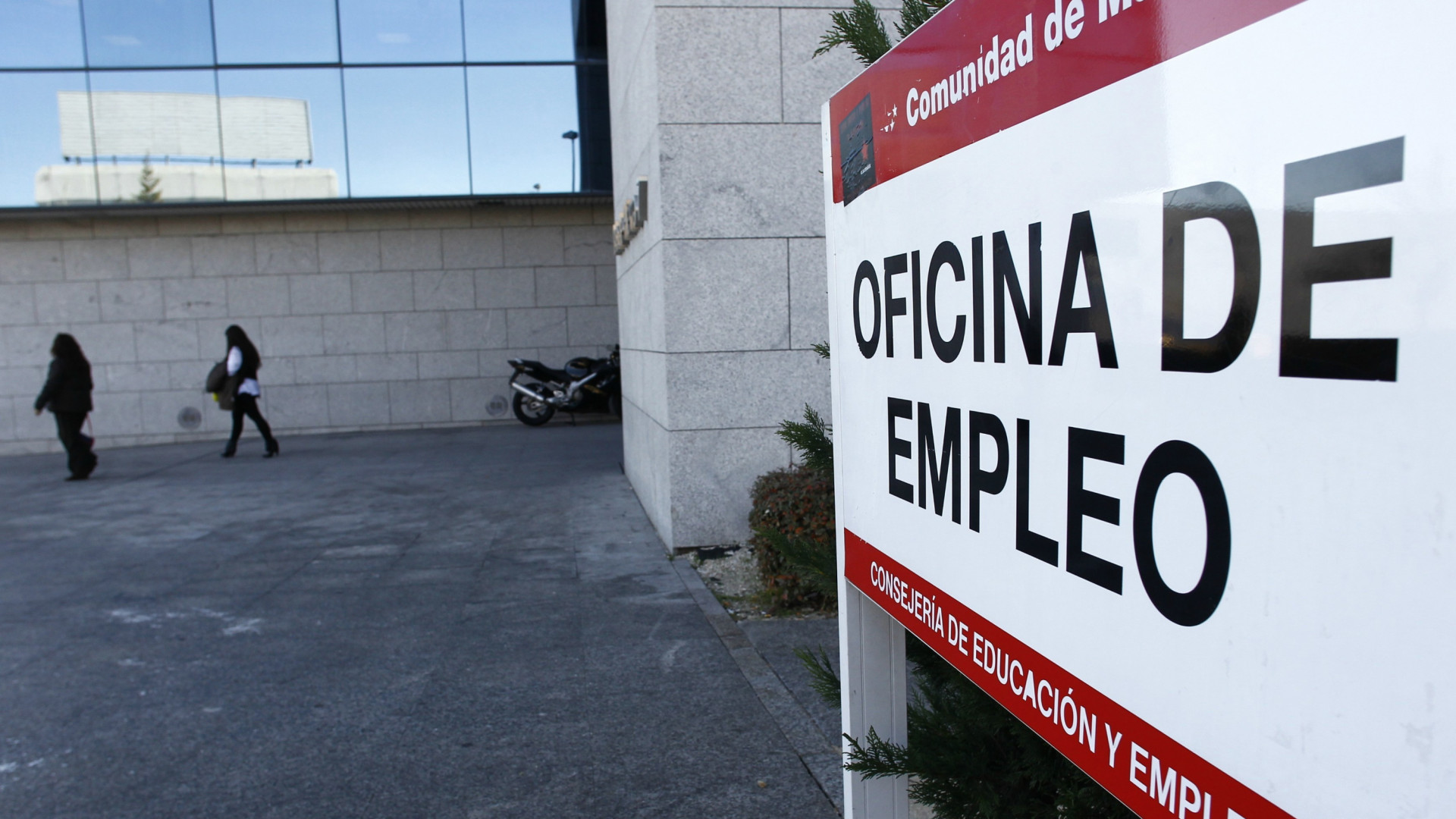 Baja el paro en todos los sectores en la provincia de Ávila