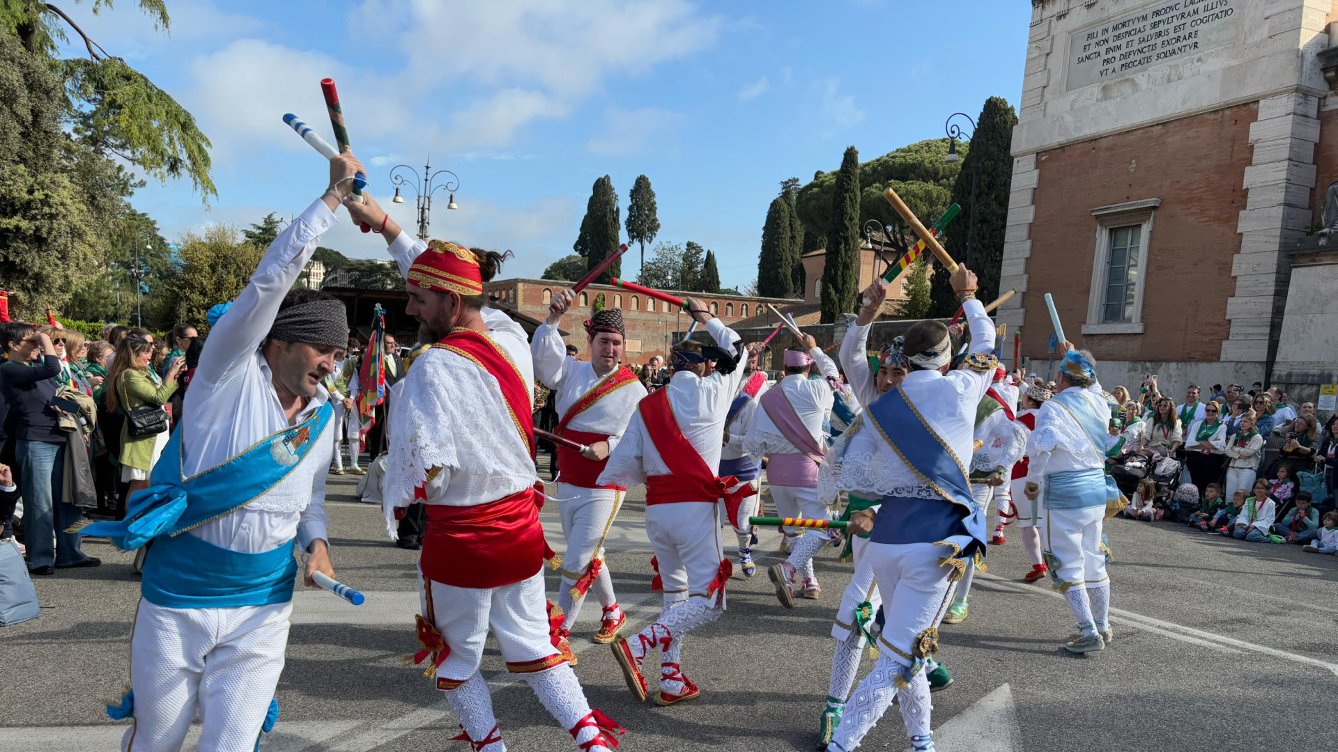 Tres relevos en los Danzantes de Huesca en un año cargado de novedades