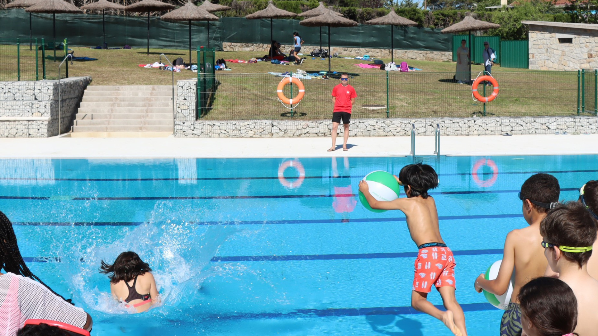 Galapagar abre la piscina de verano y ofrece consejos para un baño seguro