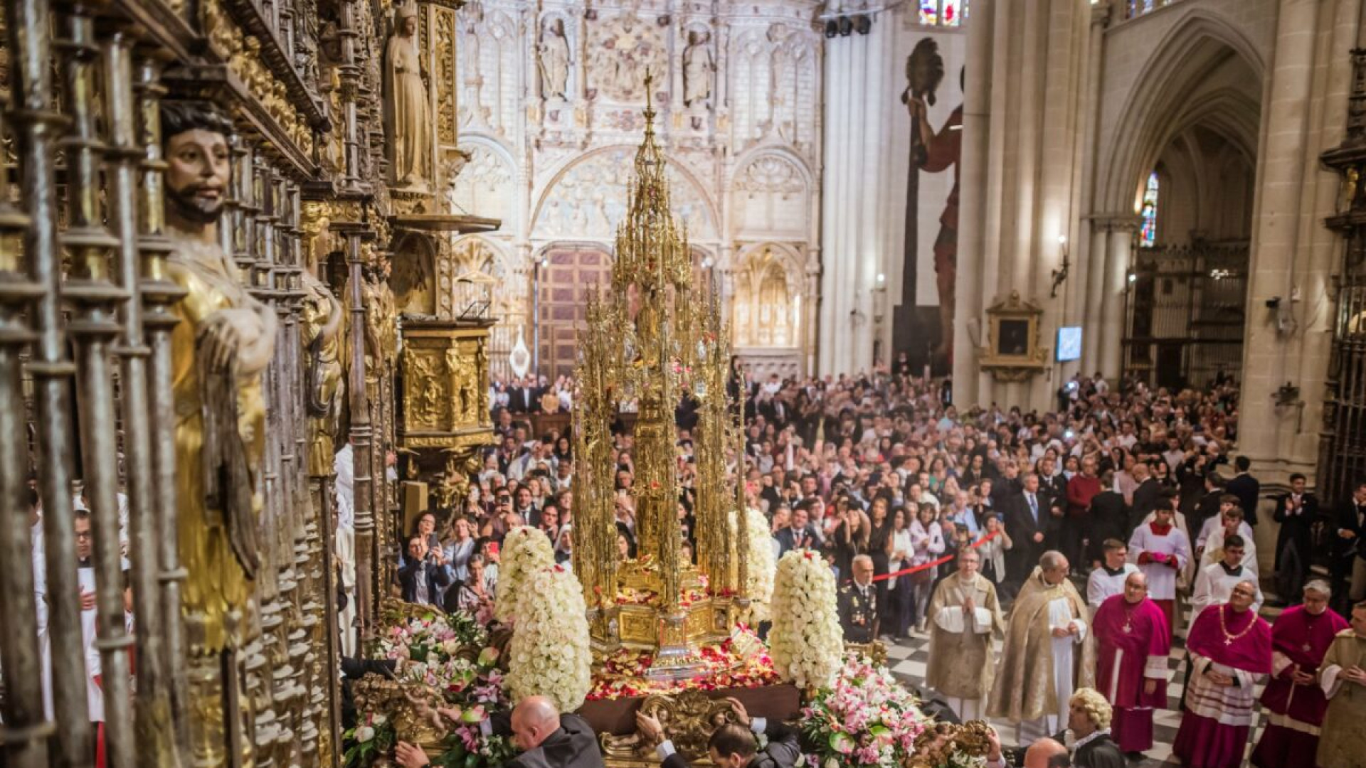 Así afecta el Corpus al tráfico en Toledo: calles cortadas, accesos restringidos y servicios especiales