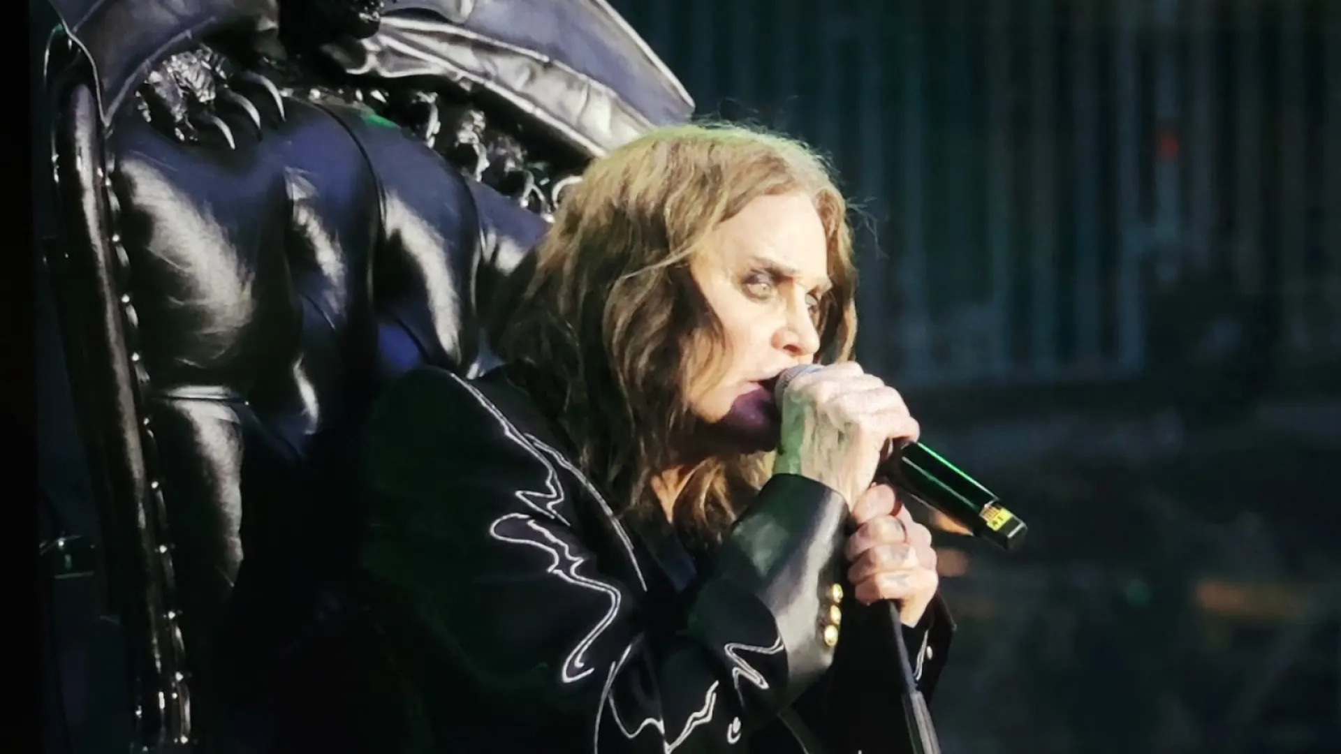 Ozzy Osbourne, cantante de Black Sabbath, muere a los 76 años
