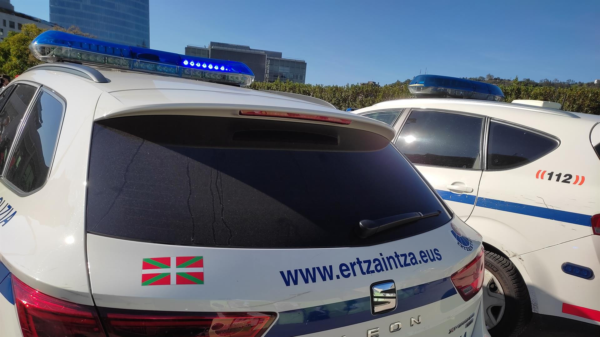 Disturbios en Vitoria entre la Falange y radicales: quedan en libertad todos los detenidos y ErNE pide el cese "inmediato" de la cúpula de la Erzaintza