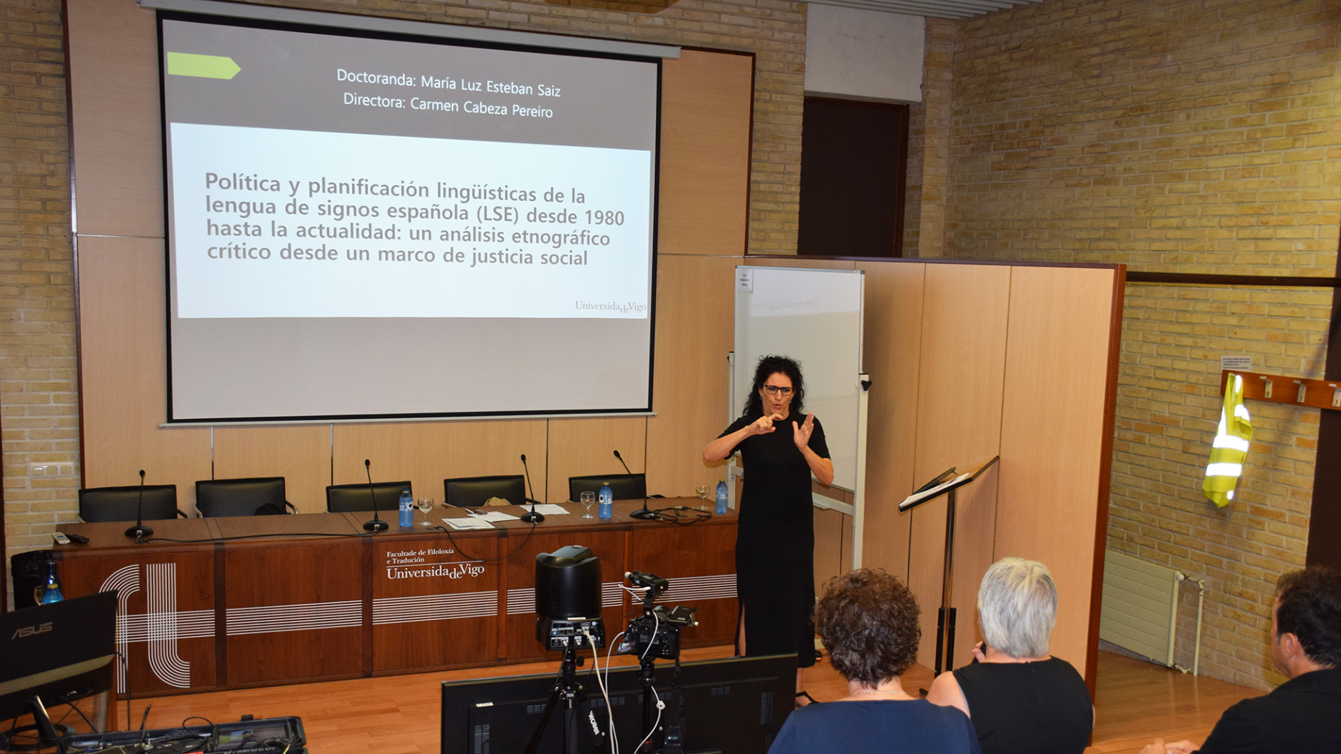 A Universidade de Vigo acolle por primeira vez a defensa dunha tese de doutoramento integramente en lingua de signos española, un fito histórico para a comunidade xorda en Galicia