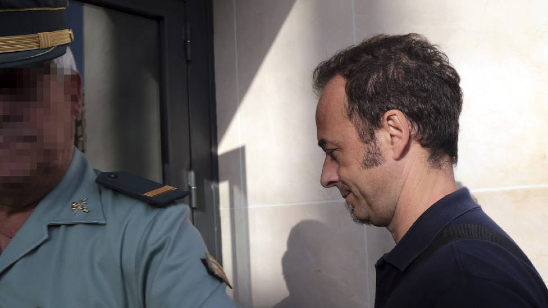 Arcuri a su llegada a Granada: "Tengo ganas de abrazar a mi hijo y volver a casa"