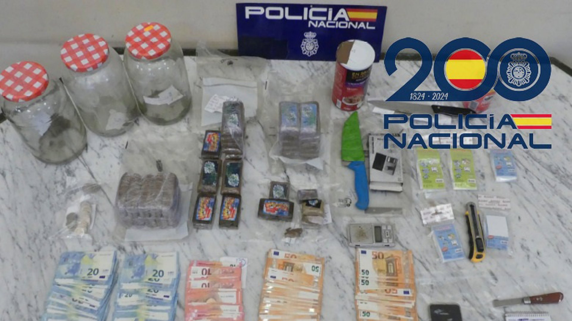 Dos detenidos y tres kilos de hachís incautados en un punto de venta de drogas en Morón de la Frontera