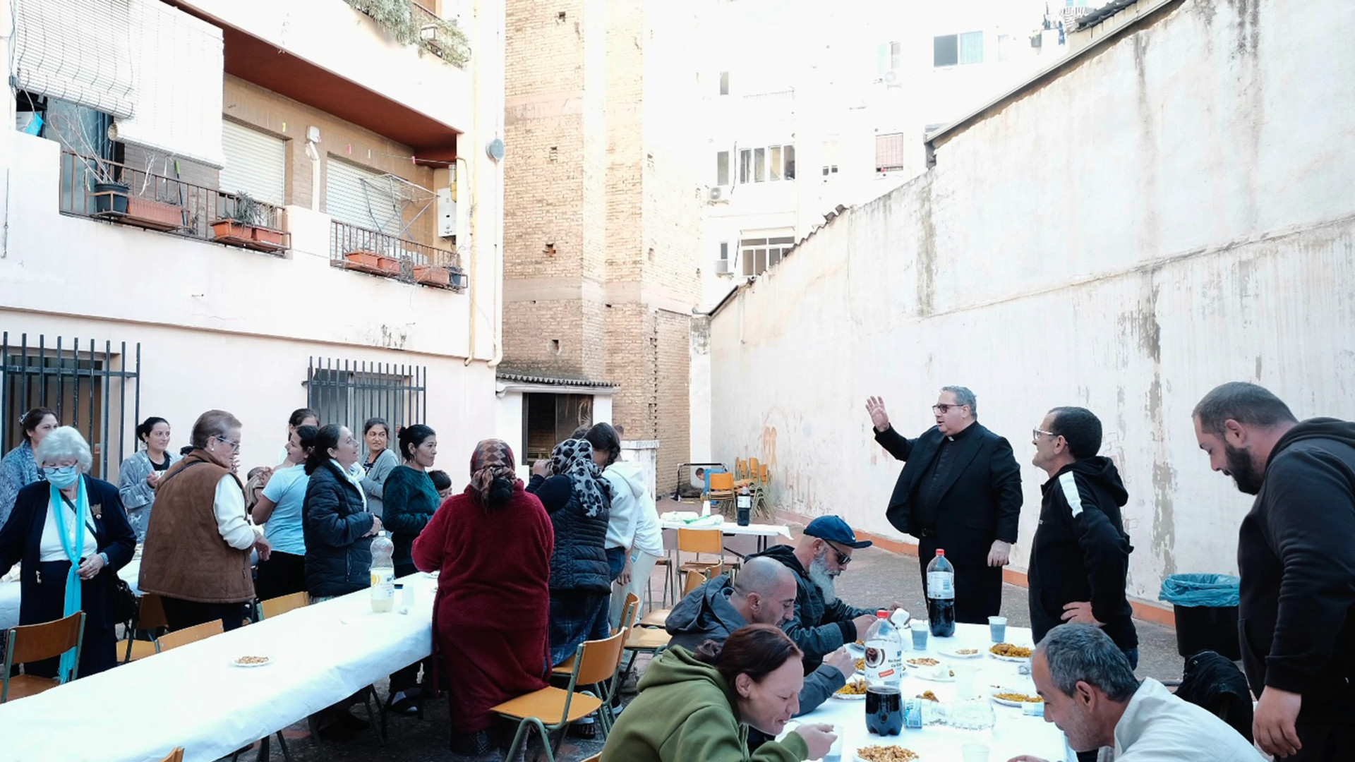 La Asociación Divina Misericordia cumple 10 años ayudando a personas sin hogar en Valencia: "Queremos que recuperen la ilusión por vivir"