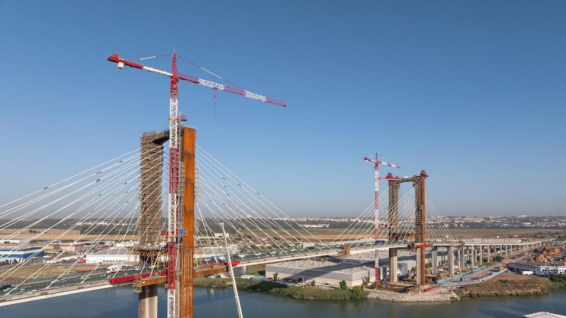 Cortes de tráfico nocturnos desde este martes en el Puente del Centenario de Sevilla por las obras de sustitución de tirantes