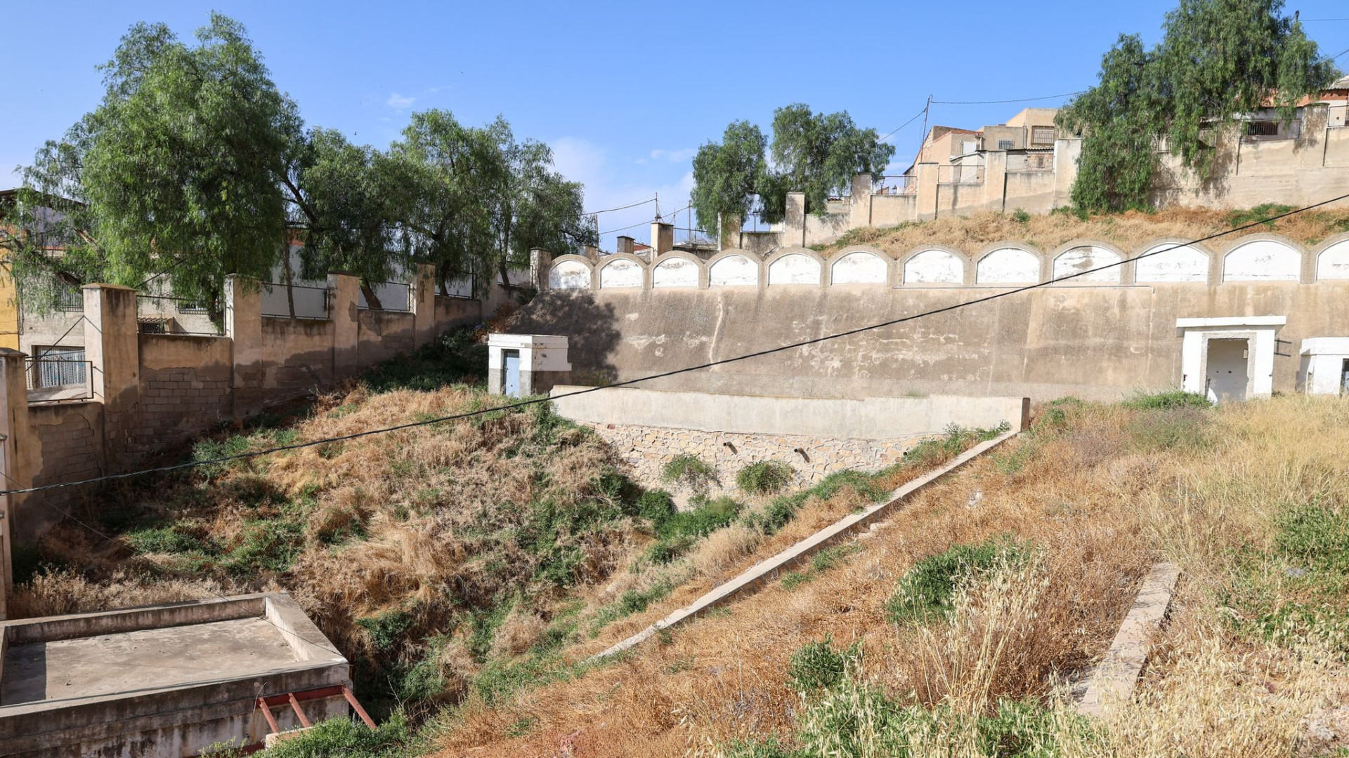 Lorca convertirá un área degradada en una zona verde de 3.000 m2 que se mantendrá con agua de lluvia