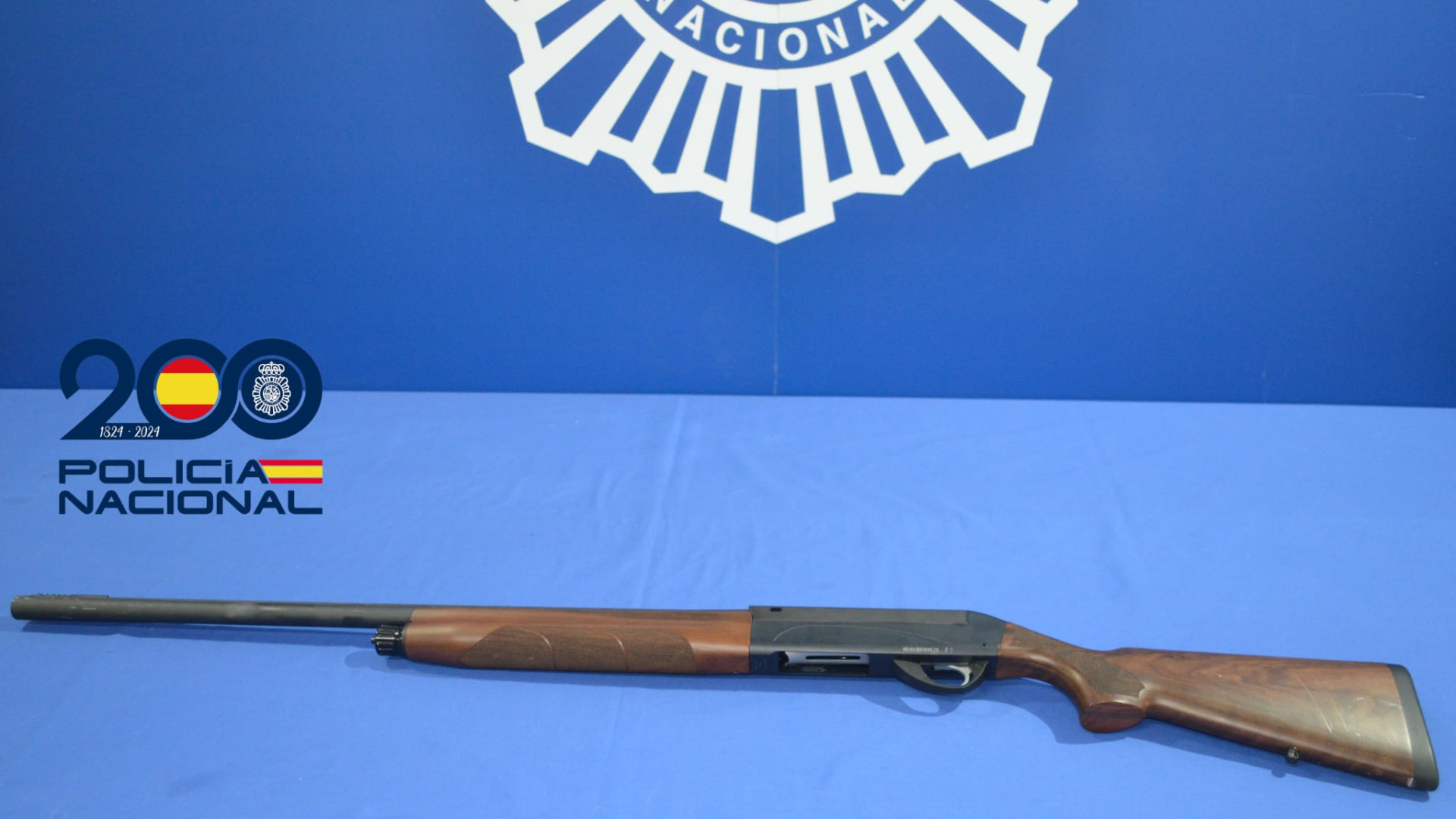 Un salmantino apunta con una escopeta a dos policías y en su huida obliga a parar un tren