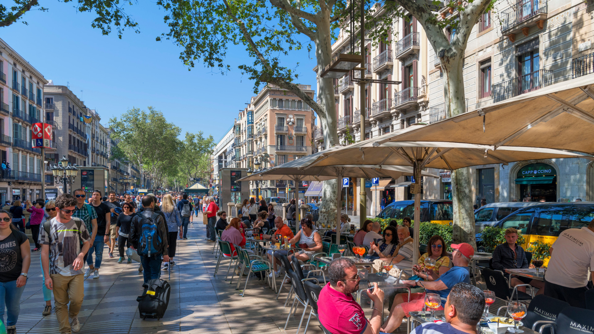 Paran a una argentina por la calle en Barcelona y lo que confiesa que hace para evitar a los catalanes deja a sus vecinos sin palabras
