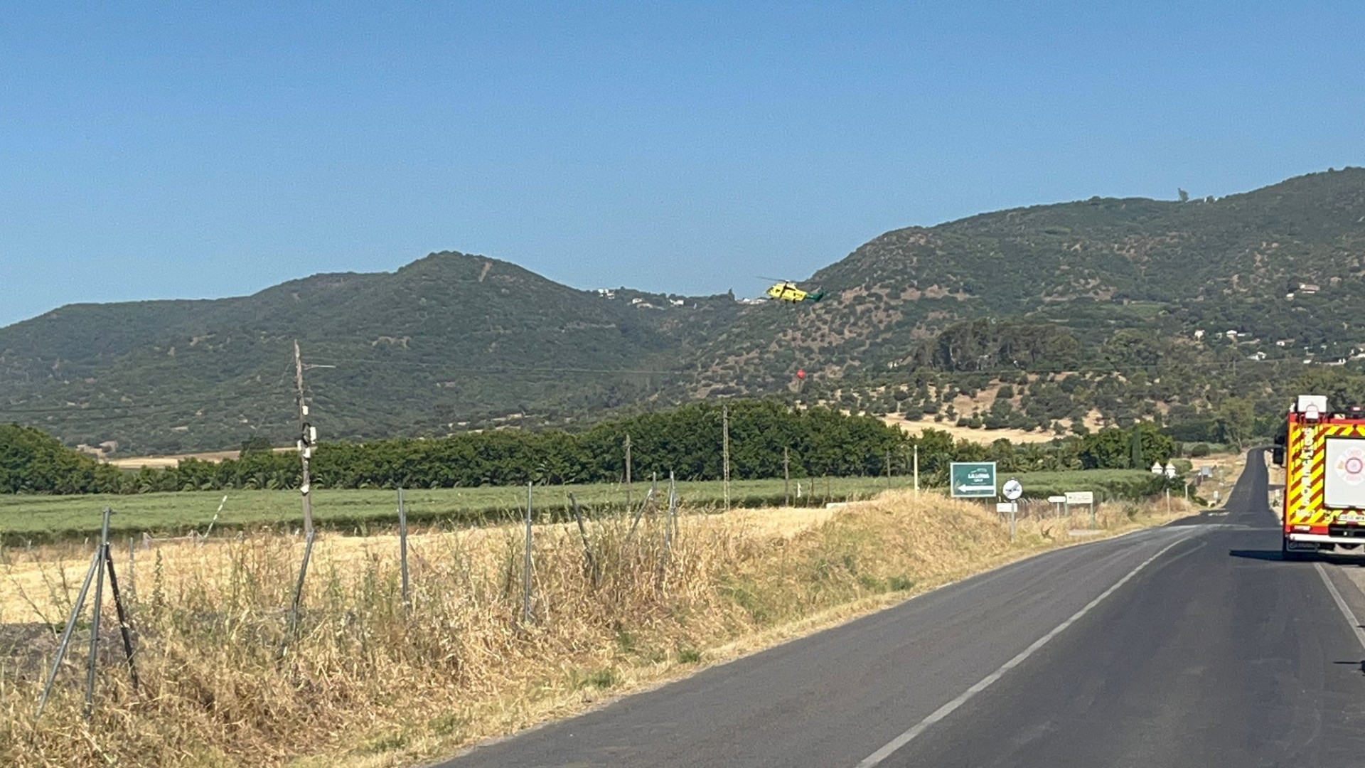El incendio en el entorno del Castillo de la Albaida se estabiliza y se evita su avance hacia las Ermitas