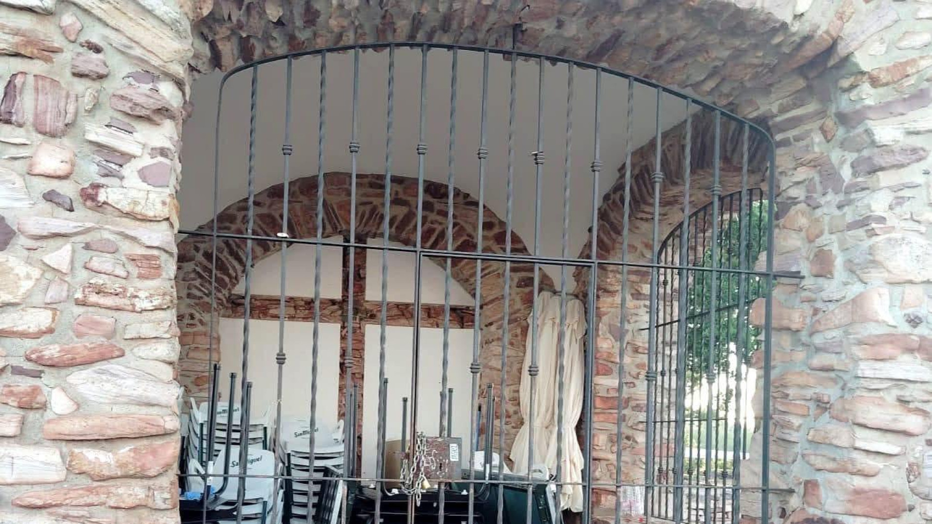 El Garbí ya no es gratis: cobran por el mirador y restringen el paso al monte