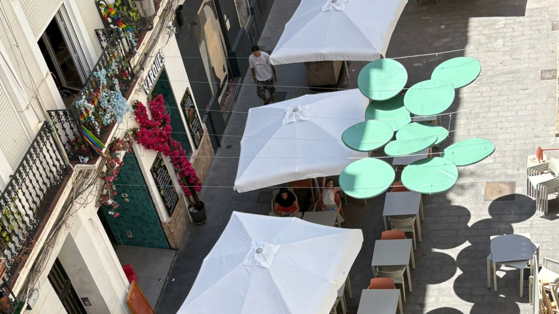 Así es la primera terraza antirruido de València