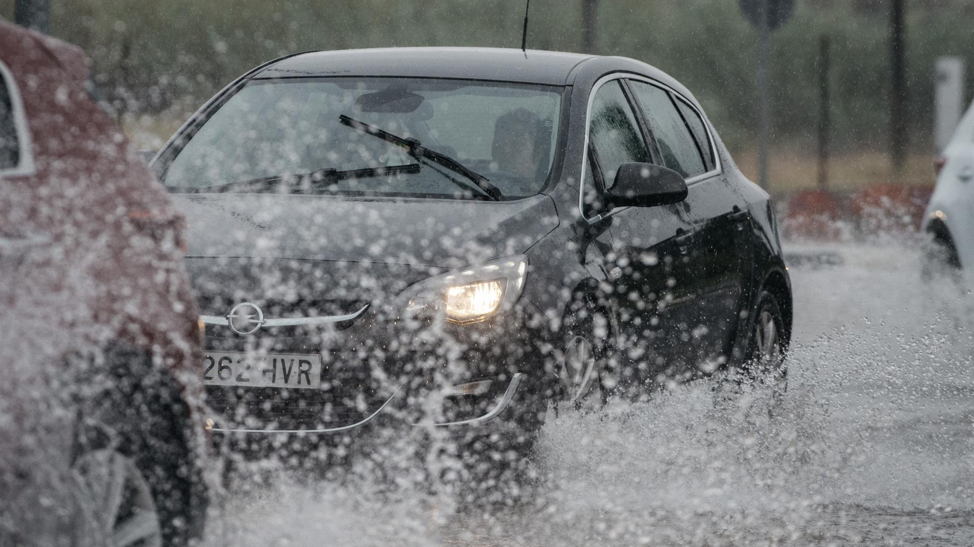 Emergencias alerta de posibles inundaciones repentinas en ramblas y barrancos por tormentas intensas en la Comunitat