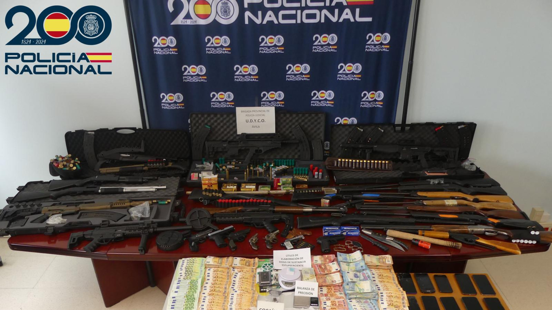 Armas, dinero, drogas y 3 detenidos como resultado de la redada en la zona sur de Ávila