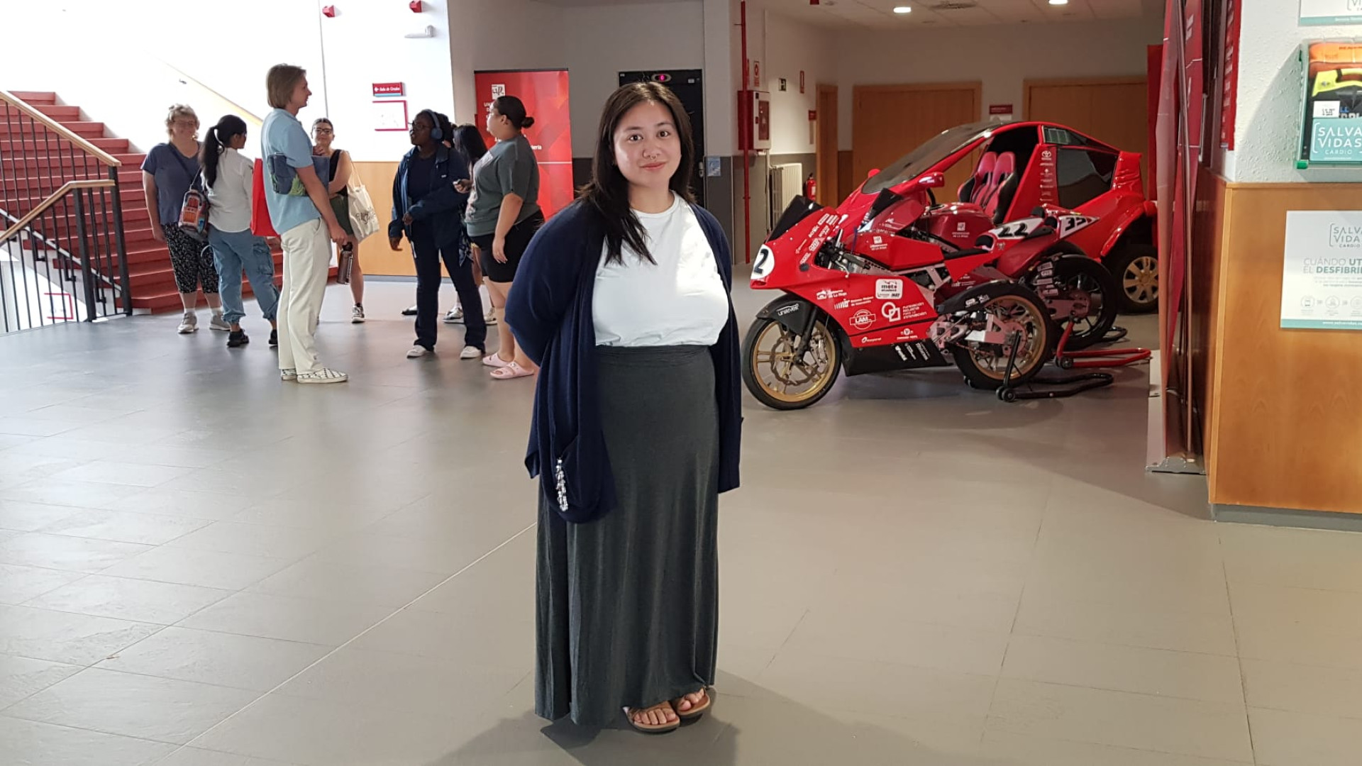 El choque cultural de una estudiante filipina cuando entra en un bar de La Rioja: "No me siento cómoda"