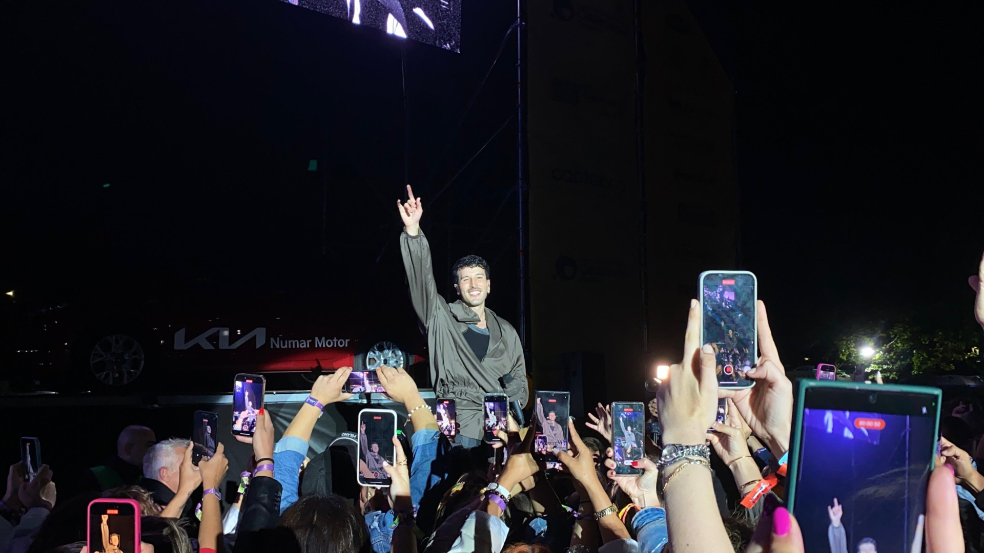 Sebastián Yatra abre los conciertos del festival Magdalena en Vivo: una noche para no olvidar