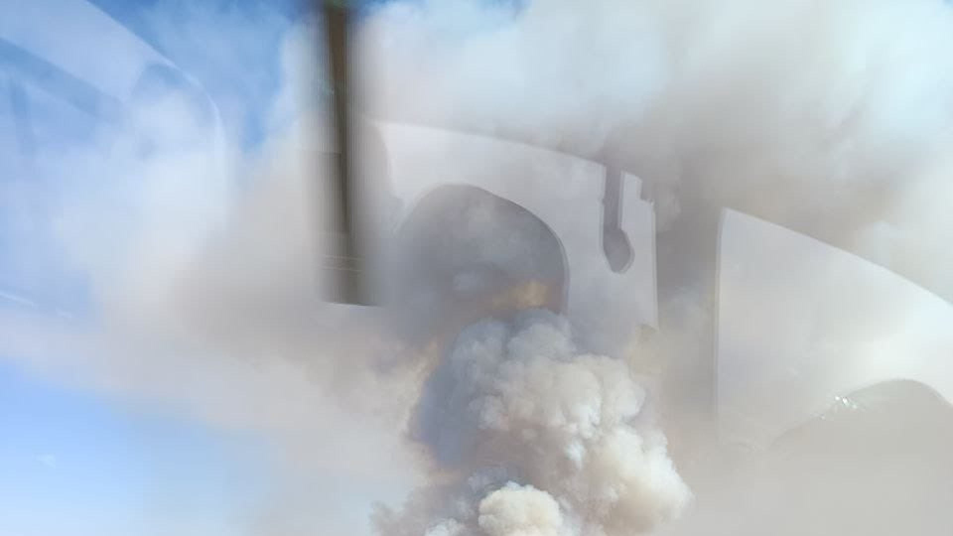 Jornada crítica en Extremadura: Dos incendios forestales movilizan a decenas de medios en Badajoz y Cáceres