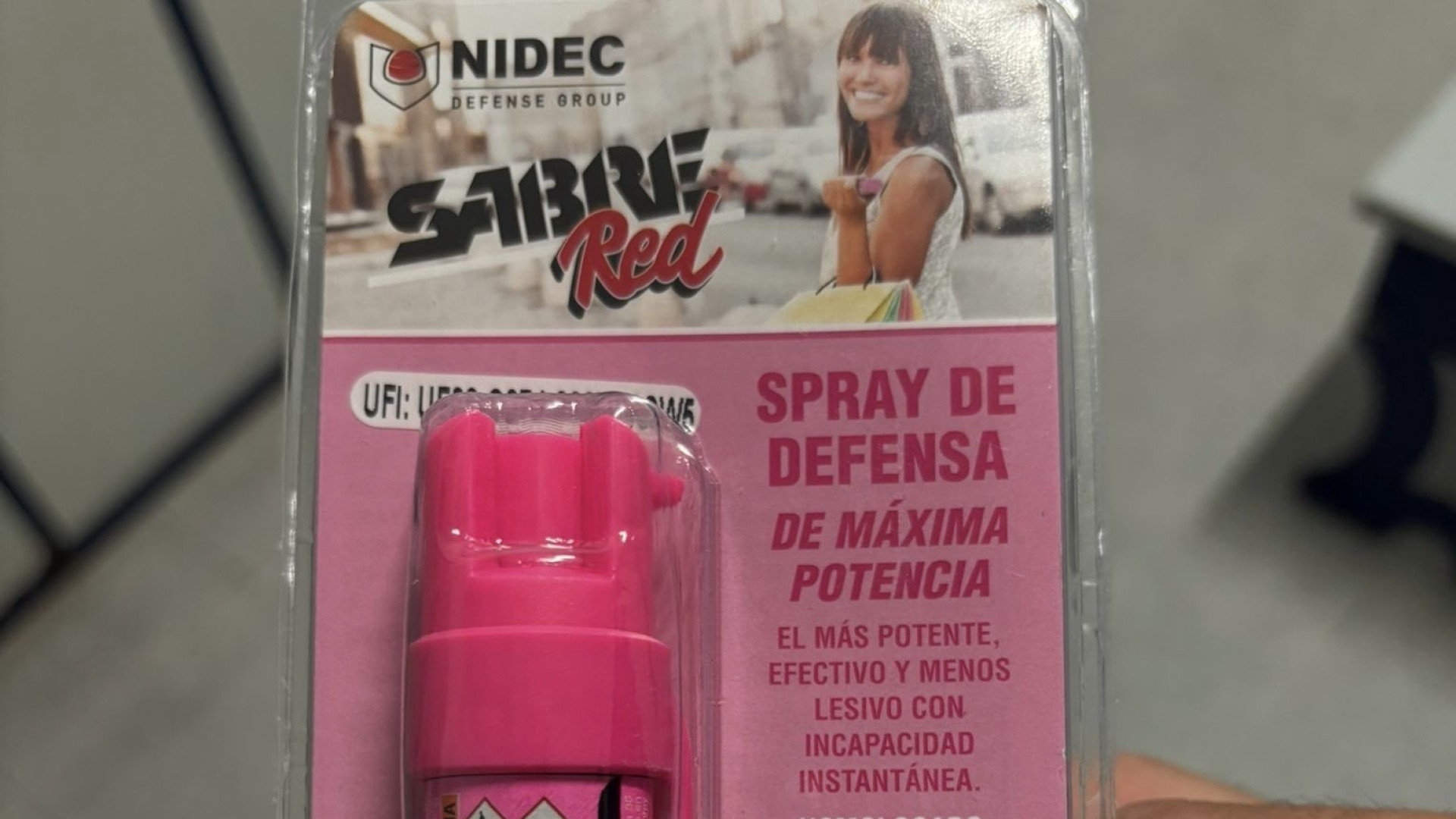Rechazo de la Policía Local de Las Palmas de Gran Canaria del 'barbiespray' de autodefensa