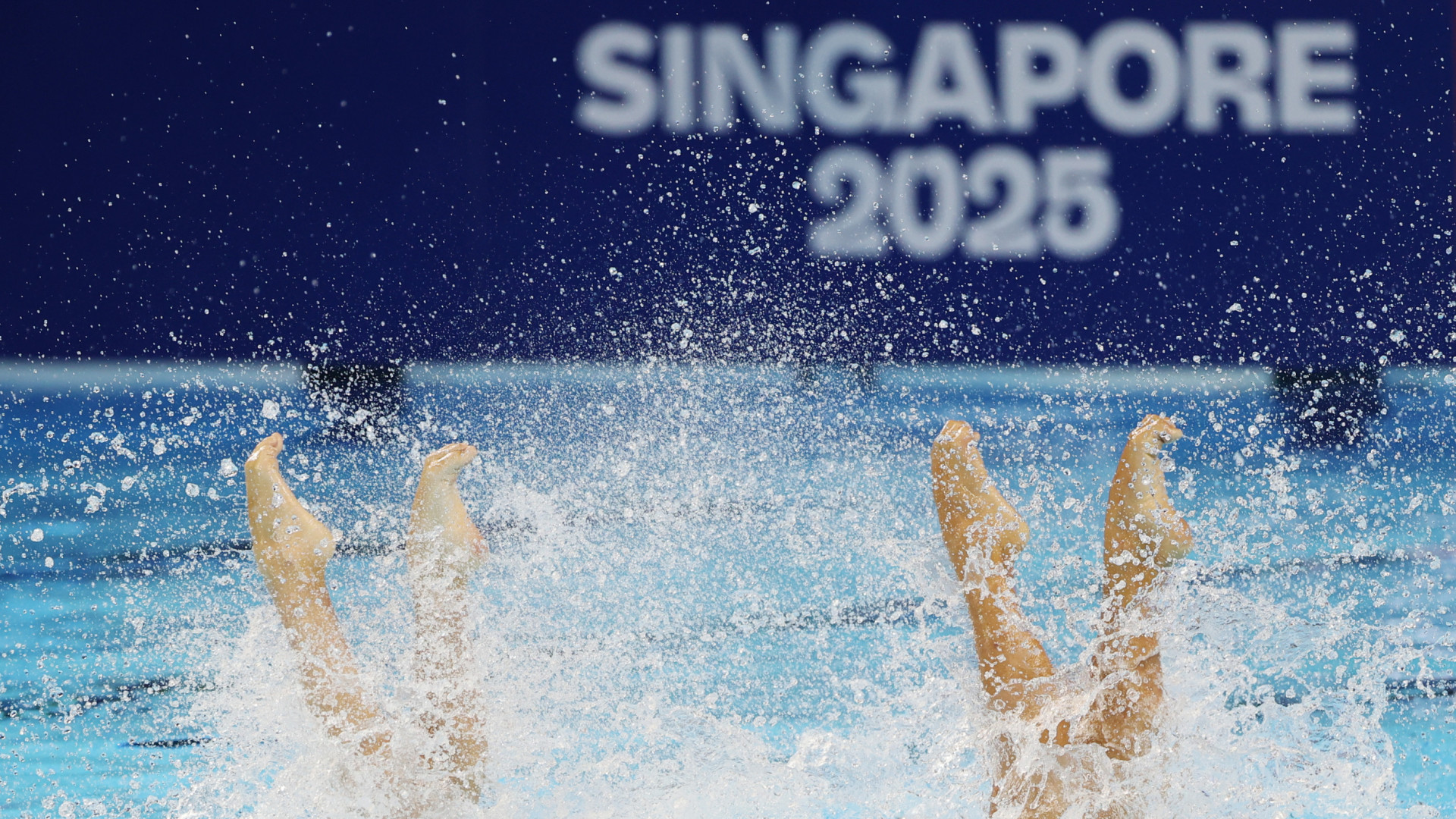 El equipo de acrobática por equipos se cuelga la medalla de bronce