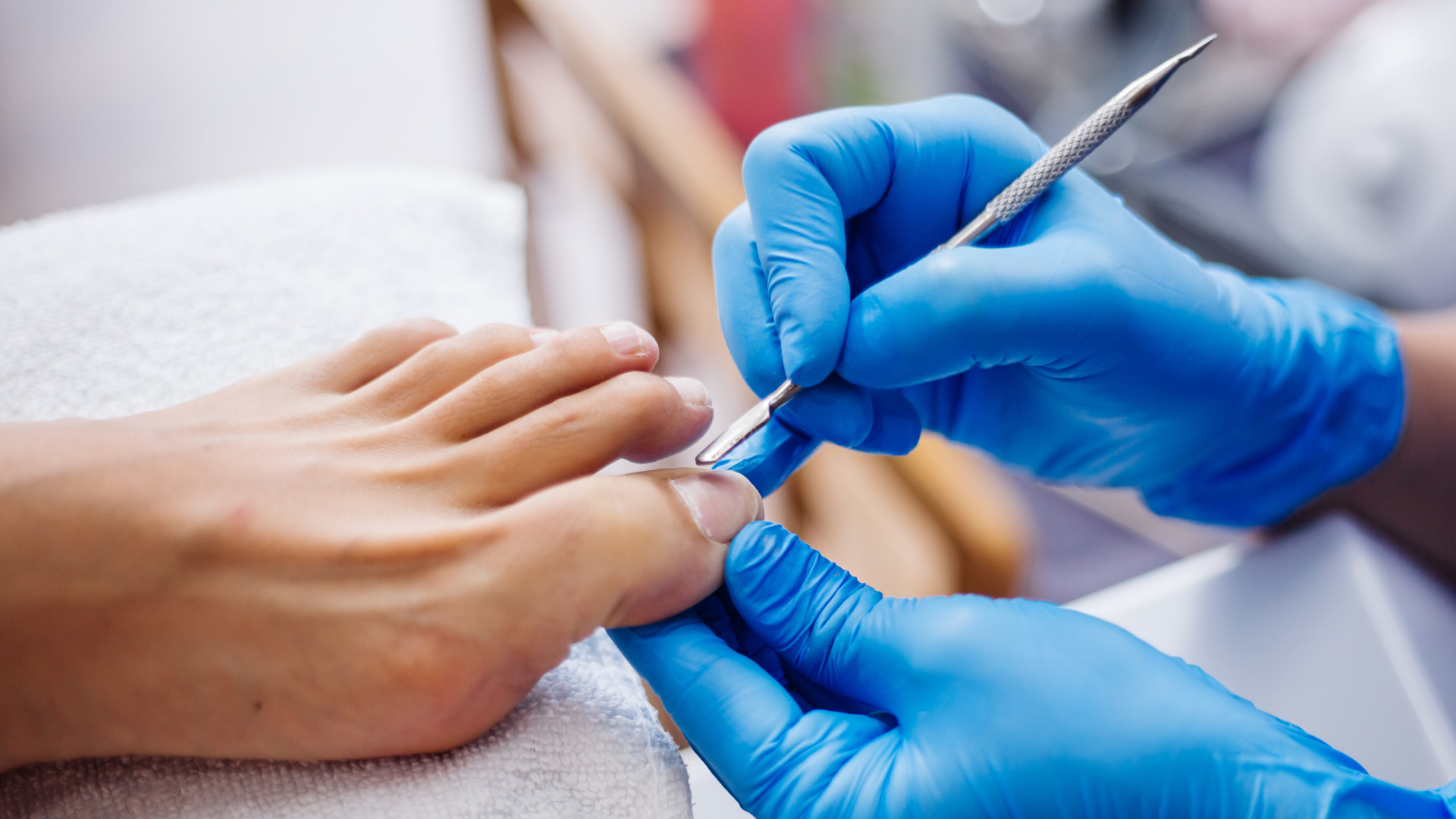 Extremadura da un paso clave y reconoce al fin la figura del podólogo en su sistema de salud