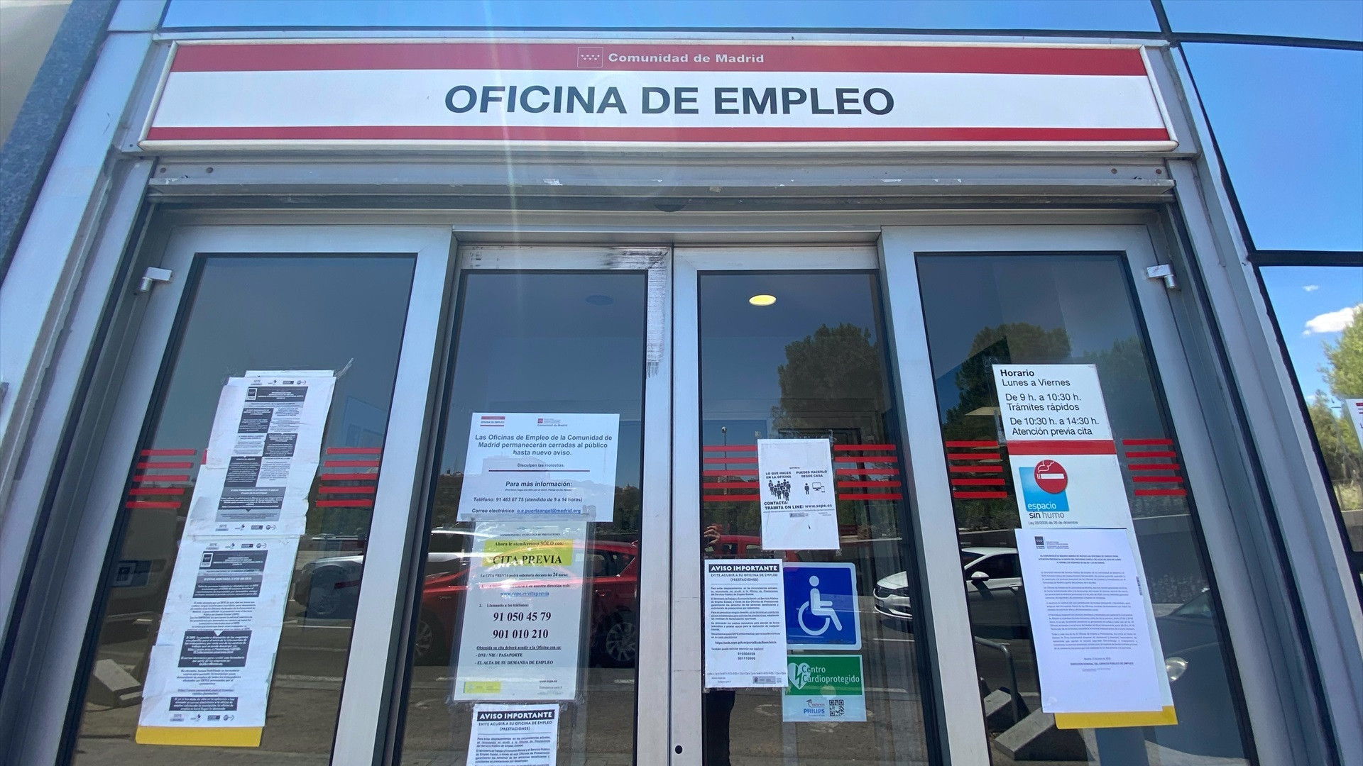 La cláusula en tu contrato laboral por la que podrían despedirte sin que te des cuenta: incluso por motivos personales