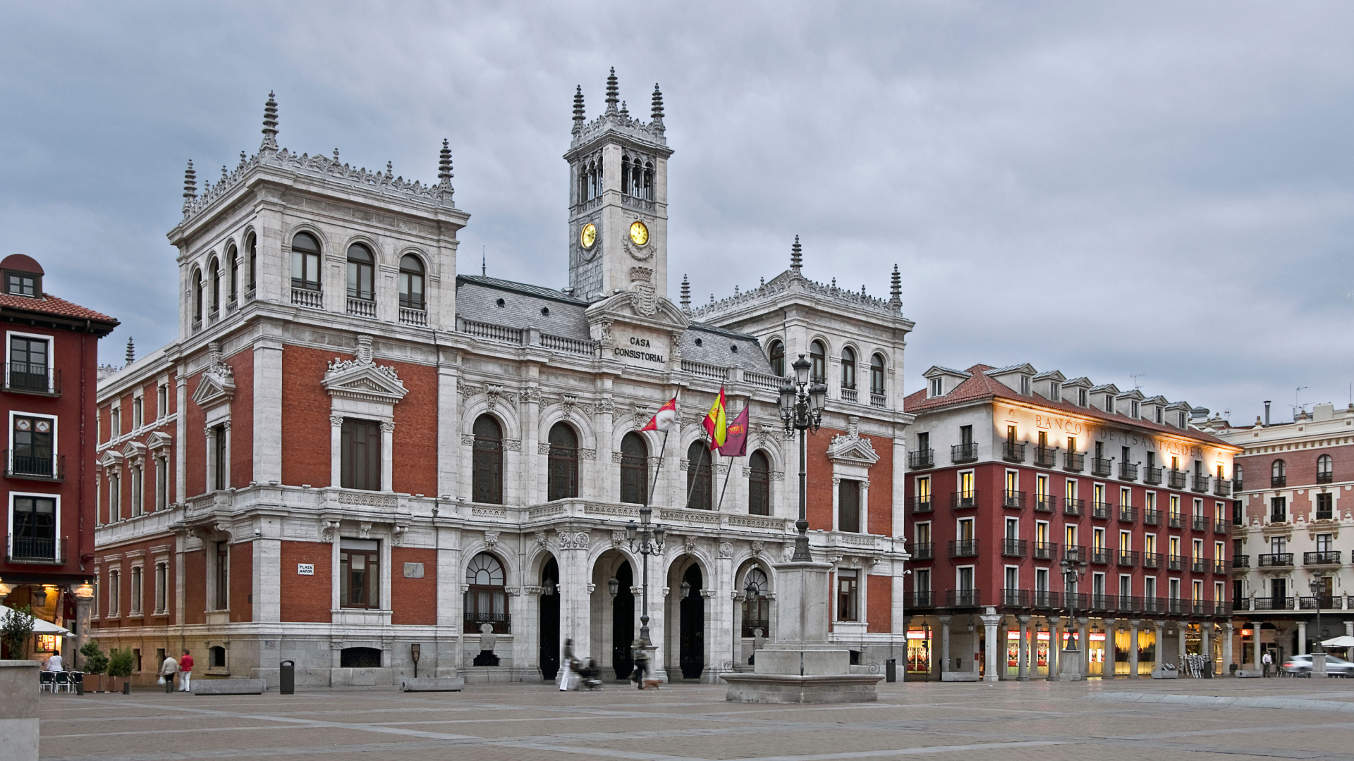 Valladolid ordena las terrazas de la Plaza Mayor para ganar espacio público