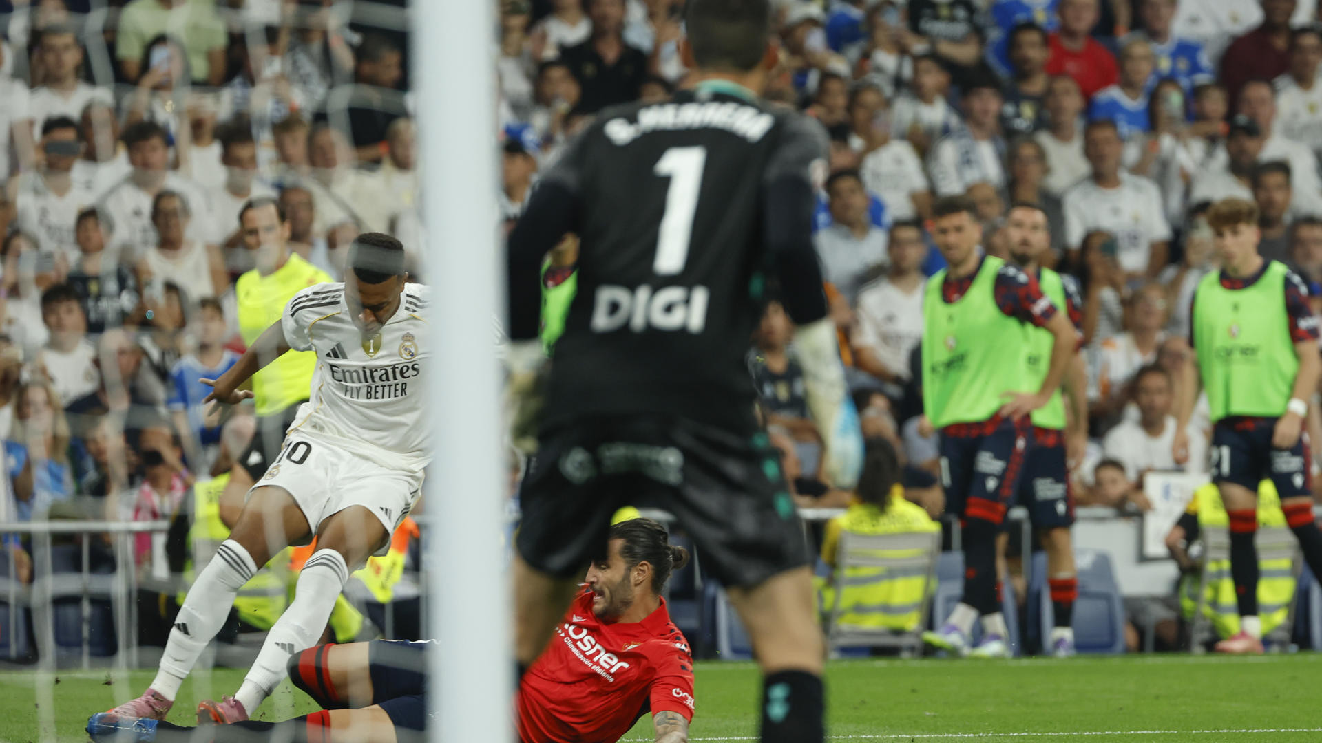 Lisci: "Mbappé pisa antes a Juan Cruz en el penalti"
