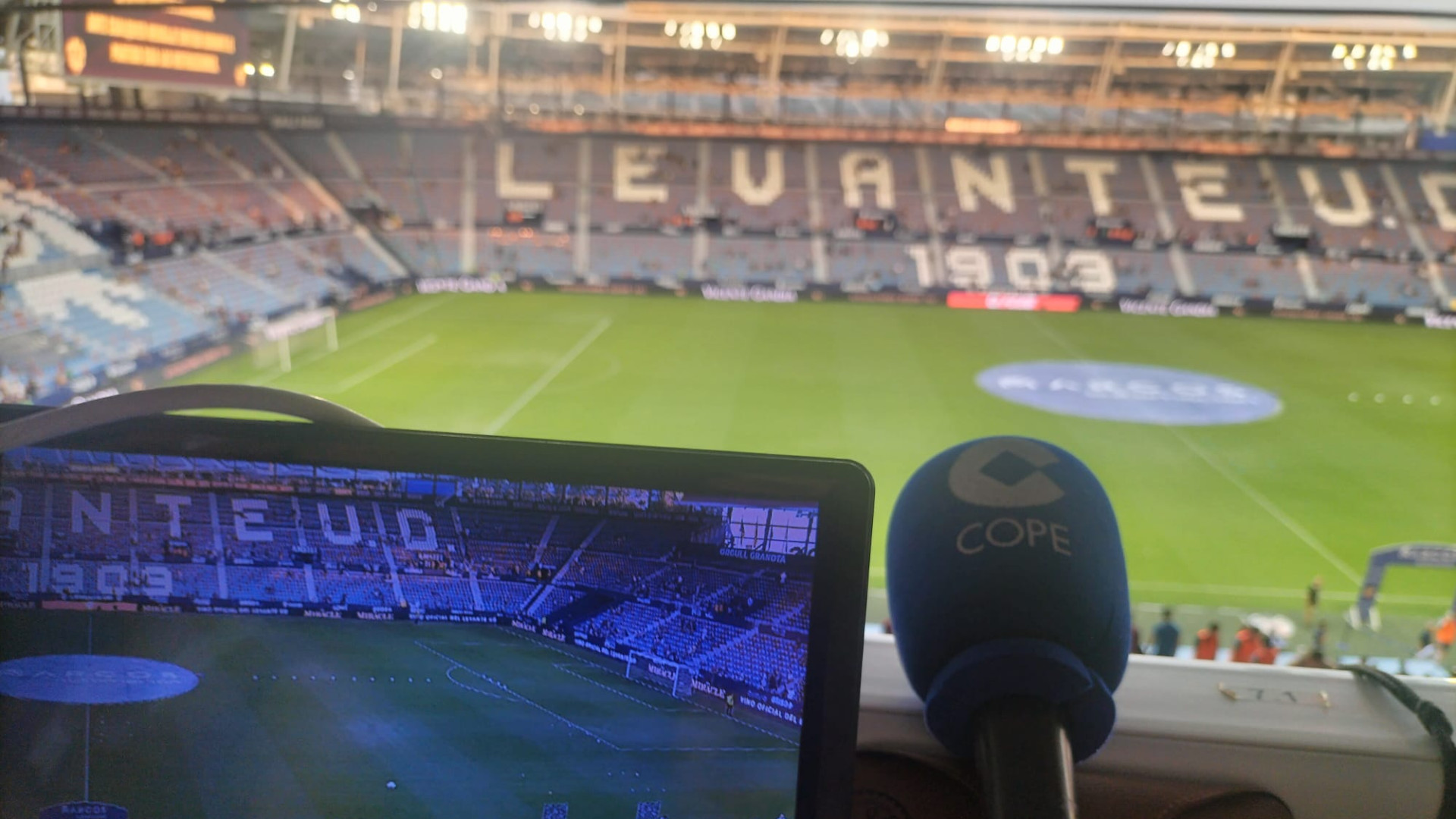 DIRECTO | Levante - Barcelona; Casadó y Rashford, titulares