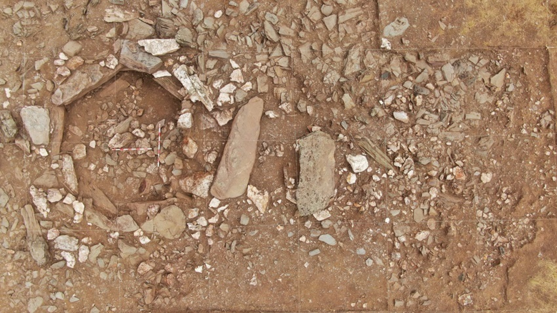 Excavaciones en Bernardos sacan a la luz una ‘vidriera prehistórica’ diseñada hace seis milenios y que sorprende a todos