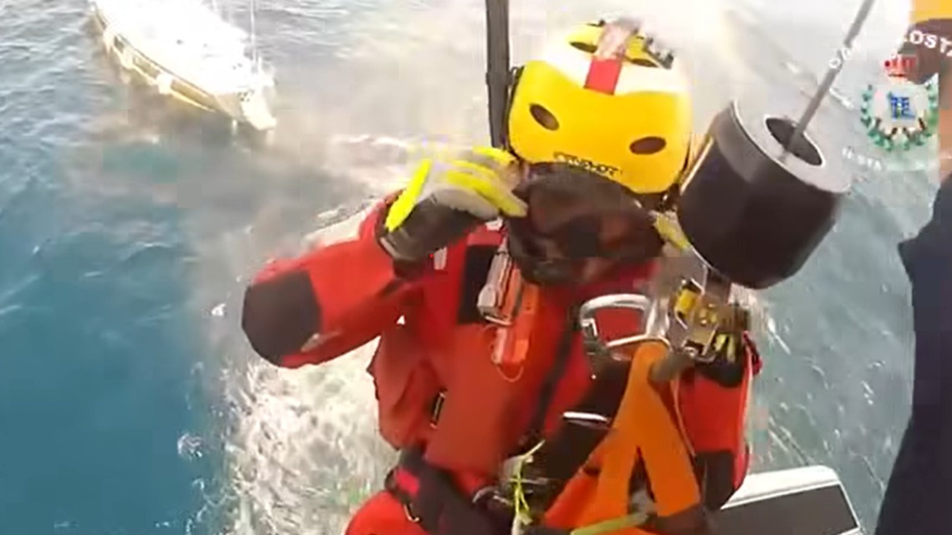 Fallece en el Hospital da Mariña el tripulante del velero que resultó herido cuando navegaba por la costa de Lugo