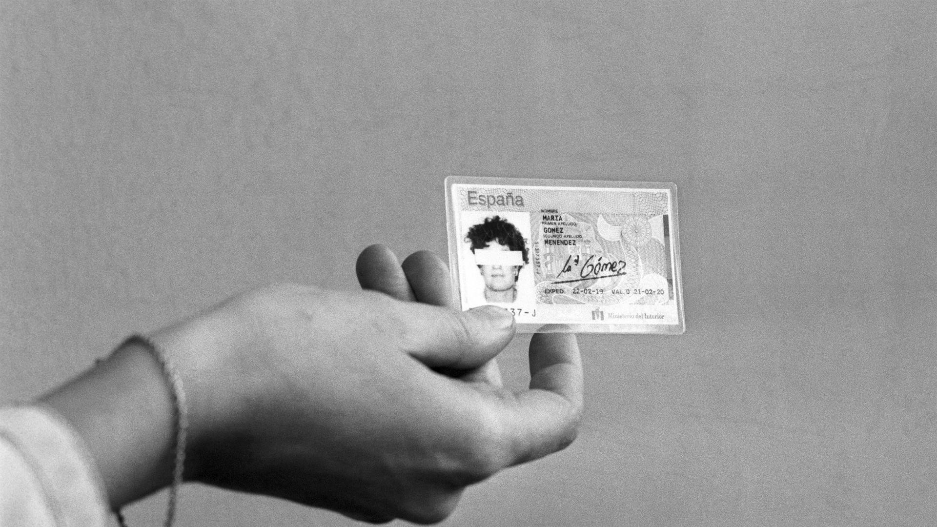 El DNI se instauró en España en 1944 y esta es la persona a la que dieron el número 1: ¿todavía lo tiene?