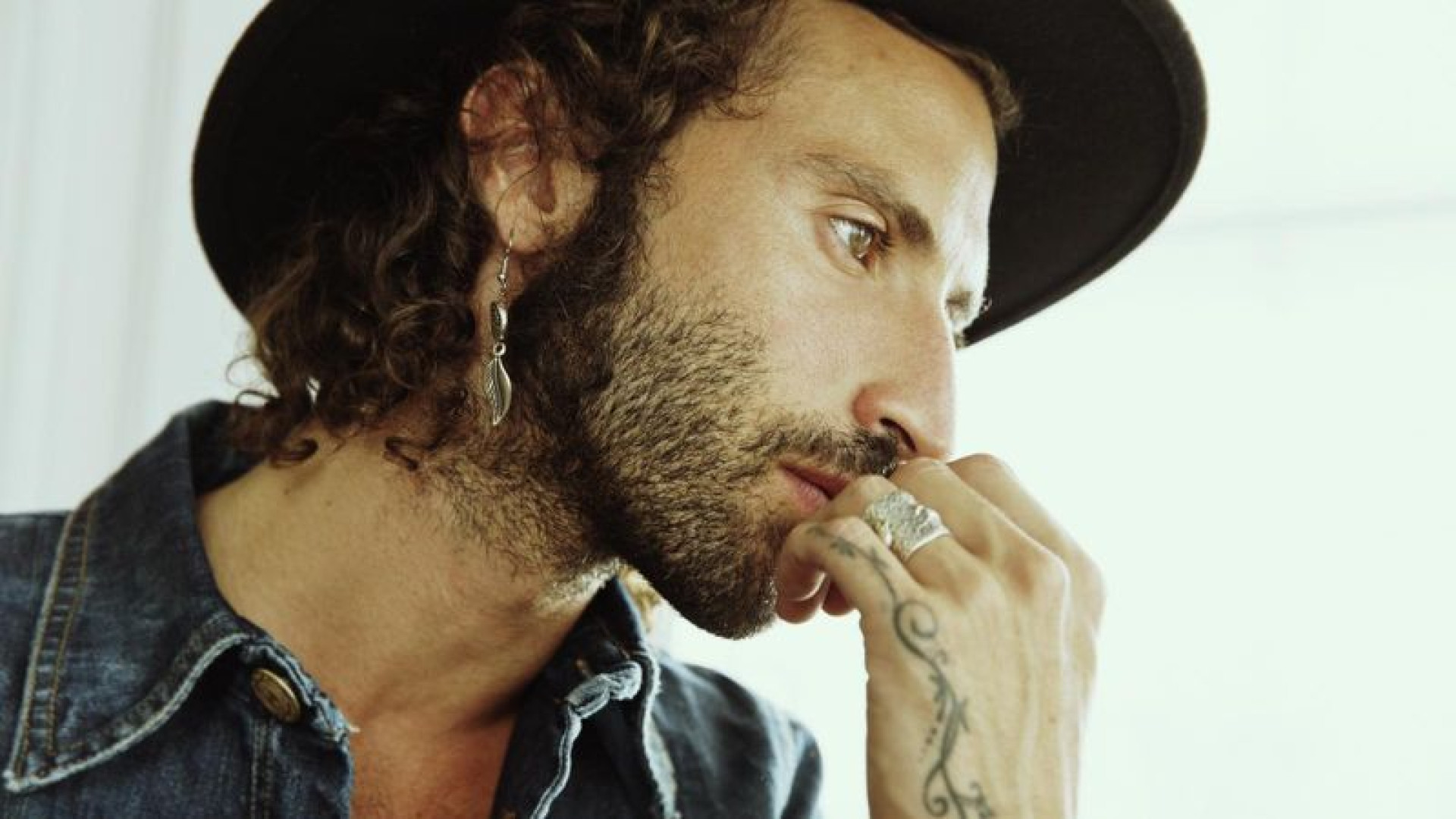 Alicante vibra al ritmo de Leiva y Los Planetas