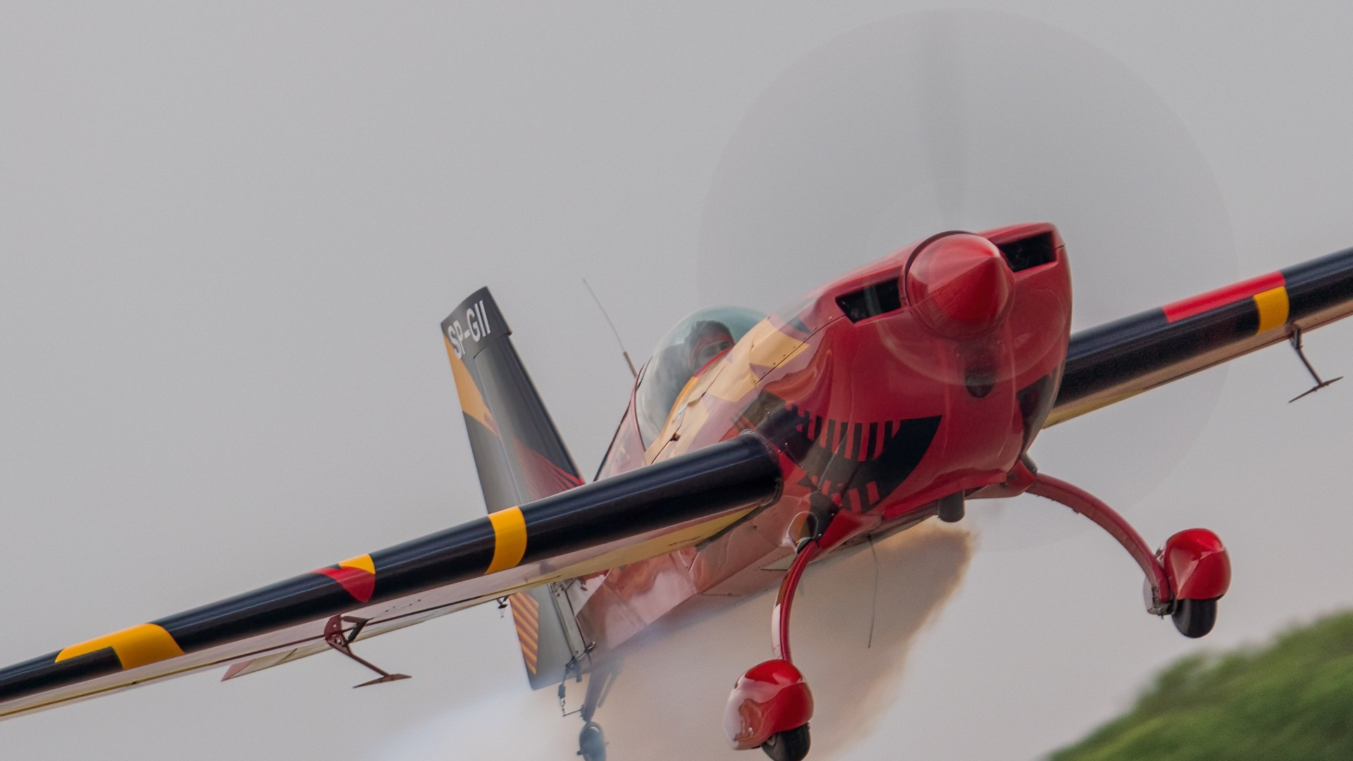 La leyenda del vuelo acrobático español: Cástor Fantoba y una vida dedicada a marcar el límite más allá del cielo