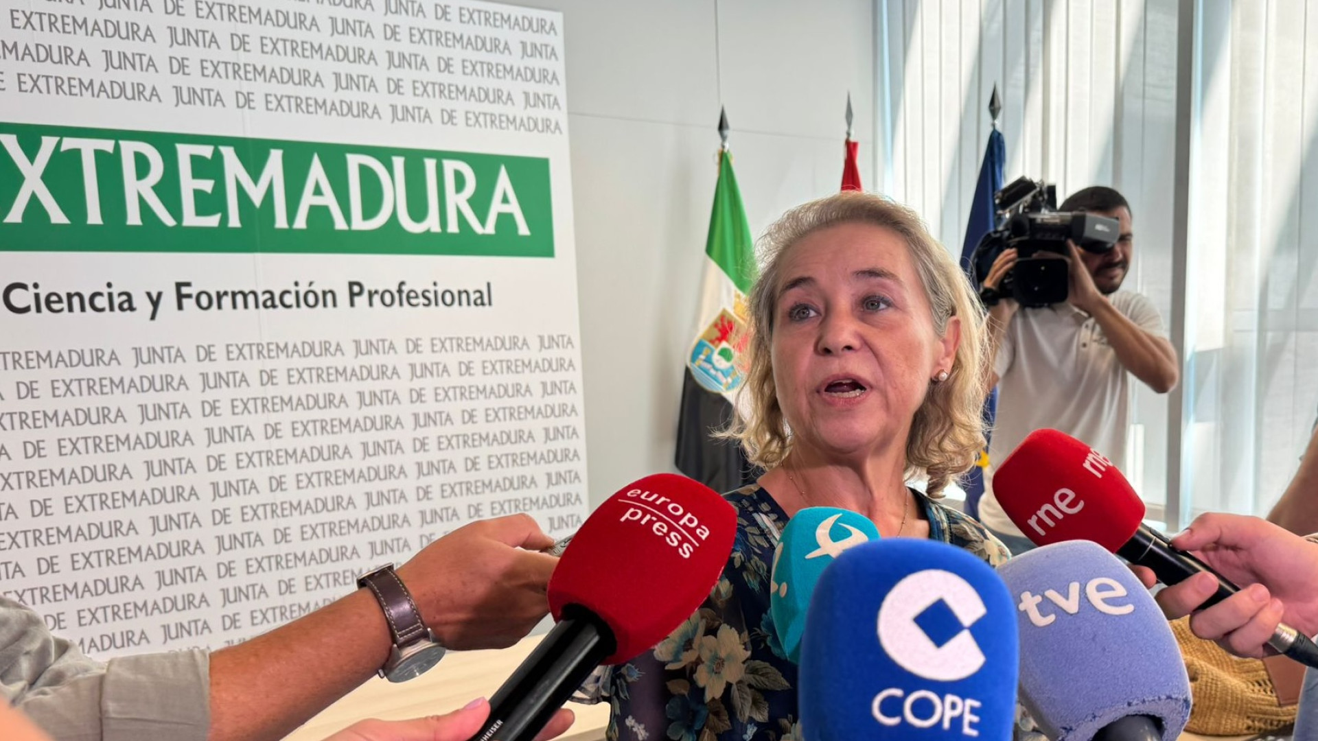 Mercedes Vaquera, Consejera de Educación: 