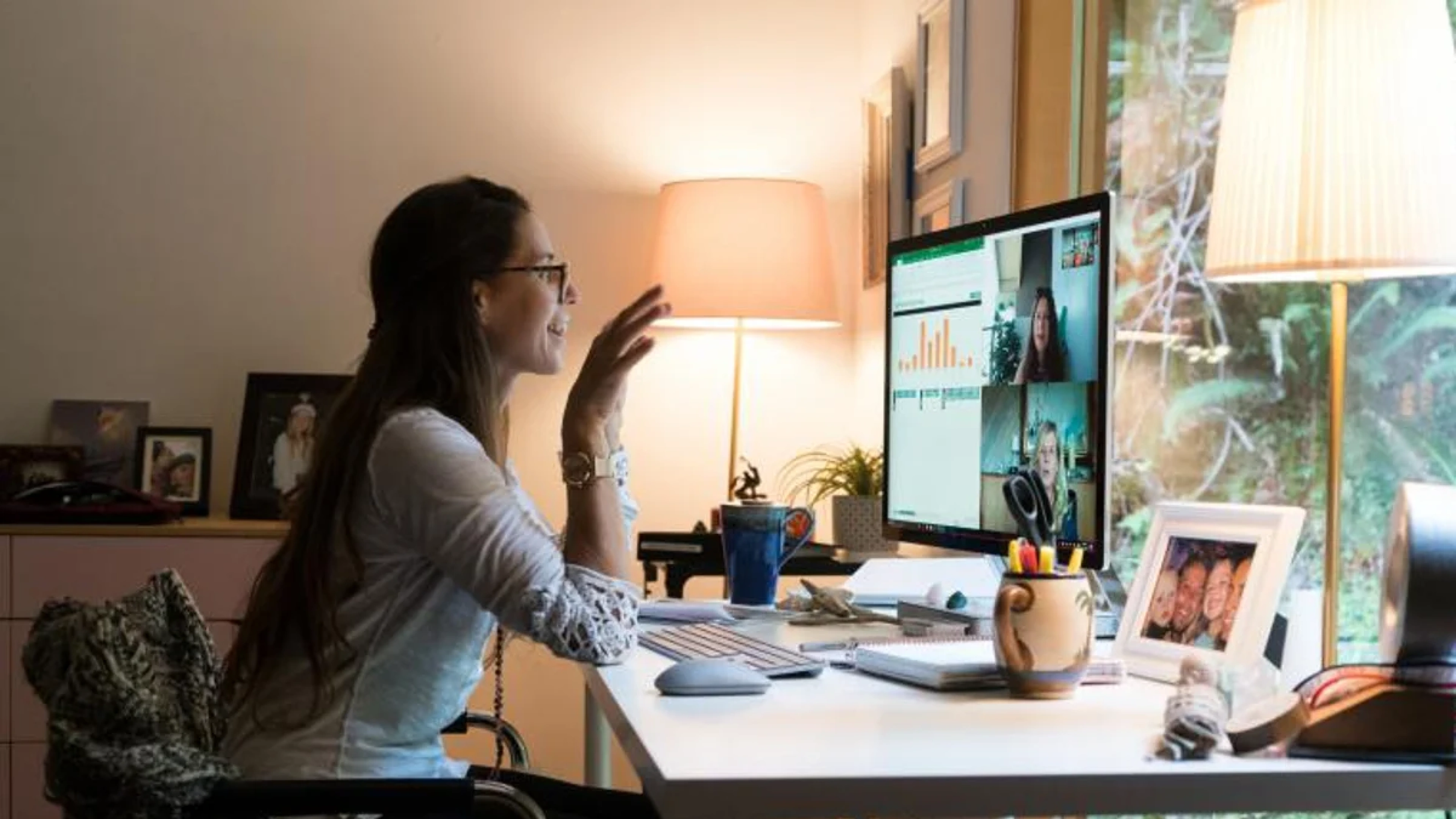 Amaya Azcona de RedMadre: "Nos han metido un miedo muy grande a tener hijos y se ha perdido la esperanza"