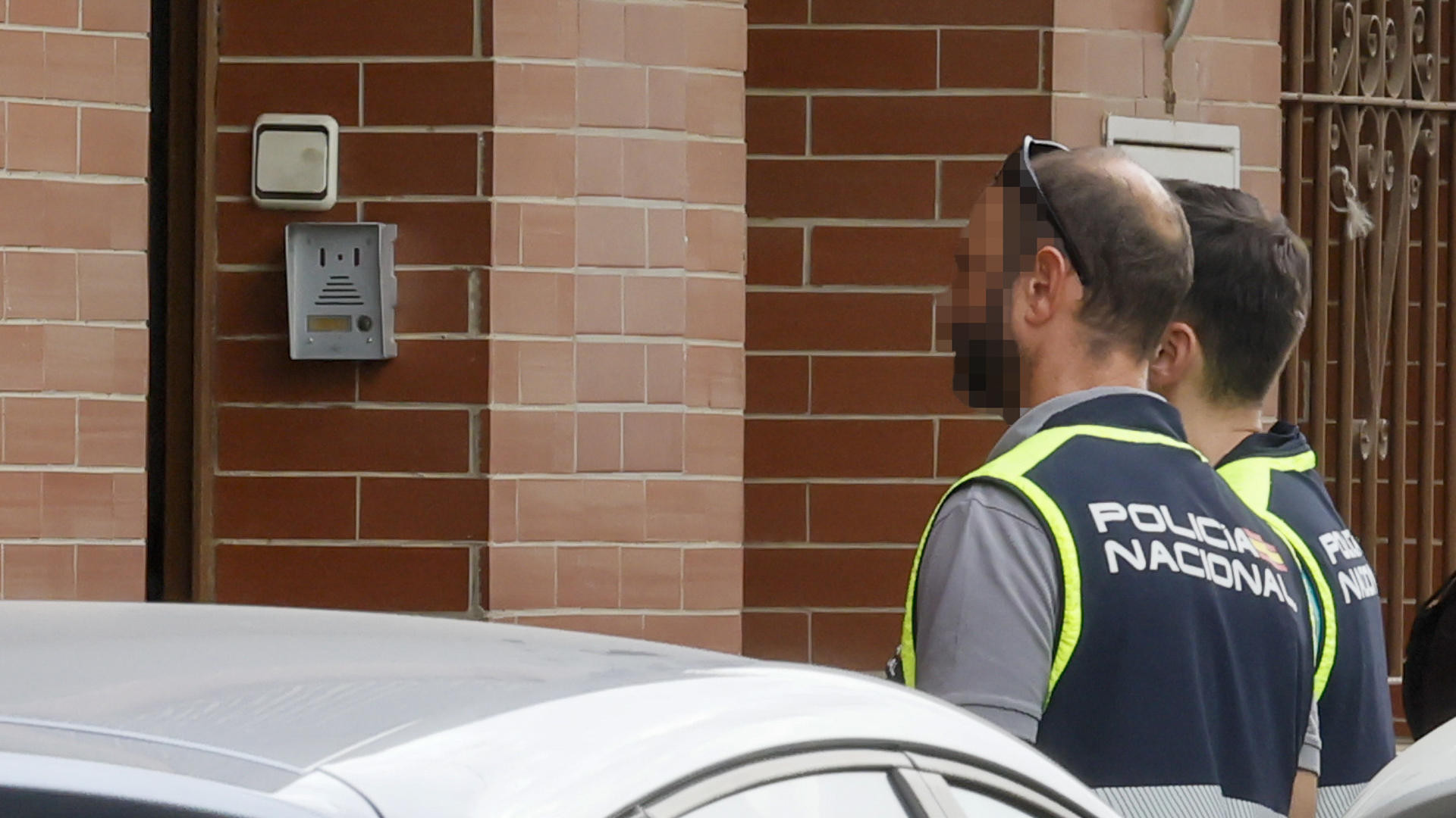 Casandra, víctima de violencia, sobre las pulseras: "¿Sabes lo que son 120 y pico quebrantamientos en un fin de semana, el hostigamiento que eso supone, el estrés y la tortura mental?"