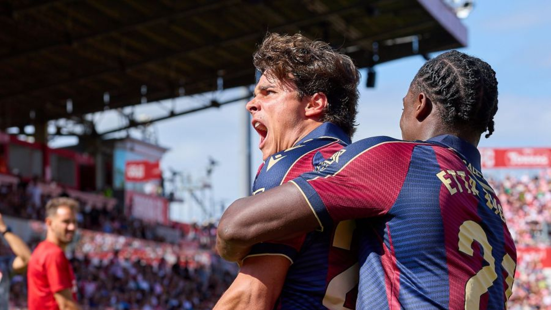 El Levante UD se estrena con una goleada al son de Carlos Álvarez y Etta