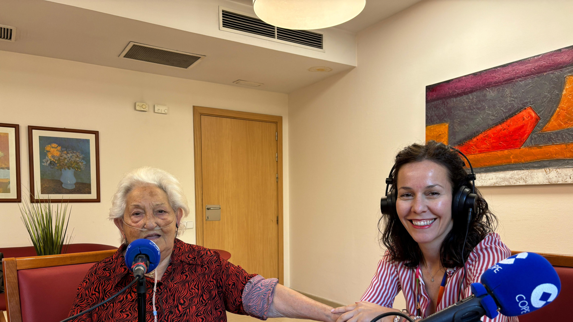Ángeles (89 años): "Mis hijos tomaron la decisión de que entrara en una residencia pero estoy muy bien atendida; tengo un jardín precioso"