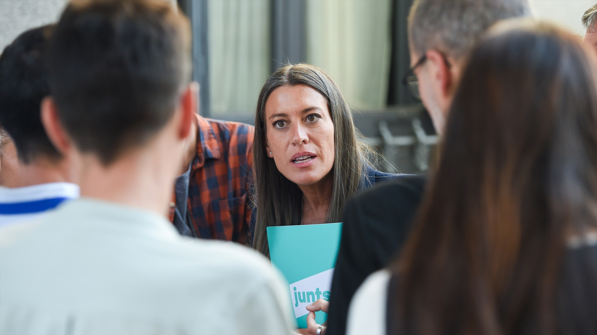Podemos se suma a PP y Vox para tumbar el pacto migratorio de Pedro Sánchez y Puigdemont y agudiza la crisis de Gobierno
