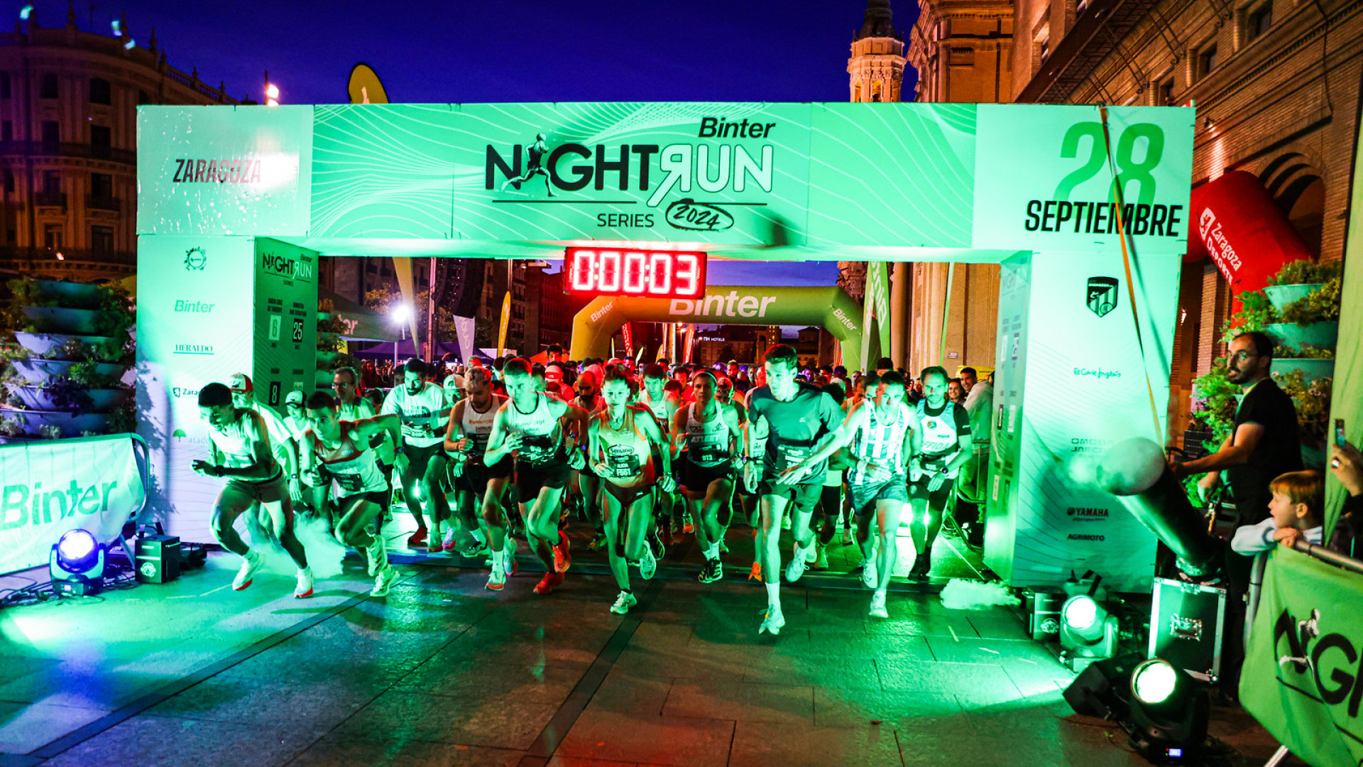 Miles de personas participarán en la carrera nocturna por las riberas del Ebro y el casco histórico de Zaragoza