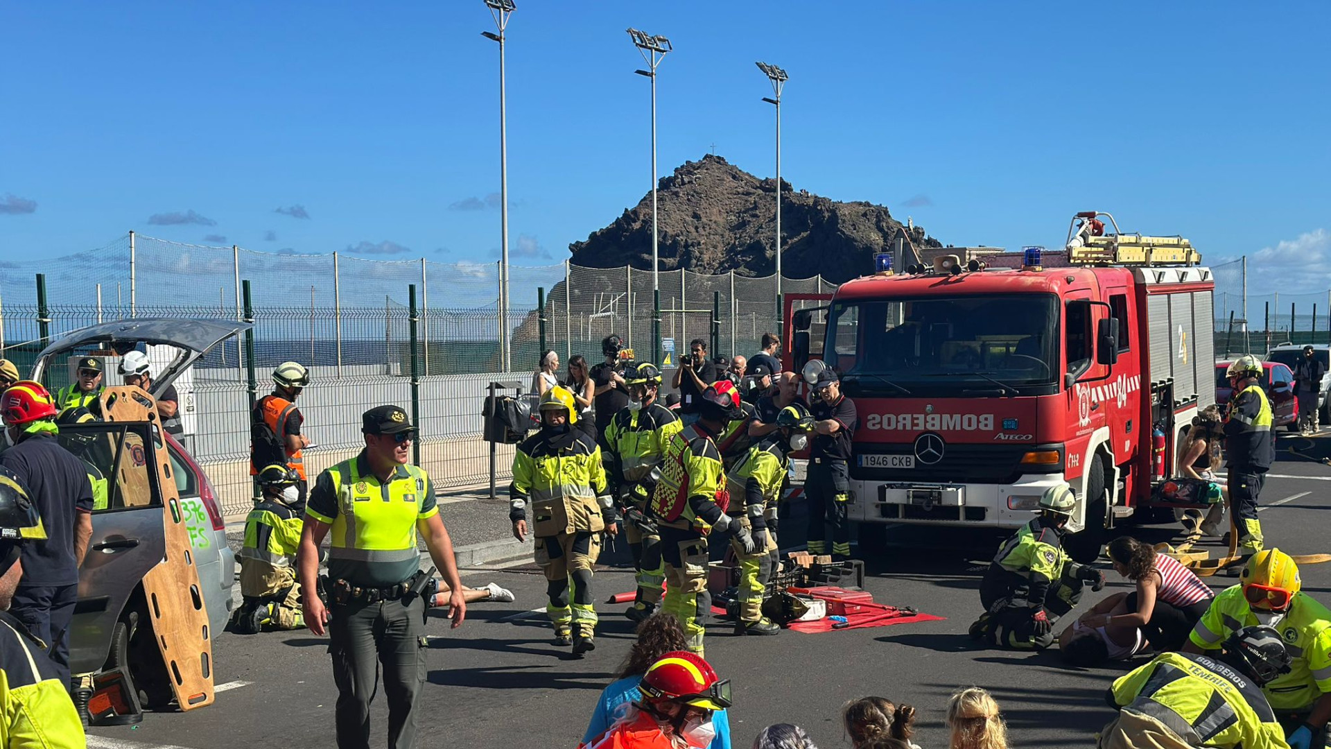 Tenerife se pone a prueba ante una posible erupción volcánica: así se vivió el simulacro en el que participaron vecinos y personal de emergencias