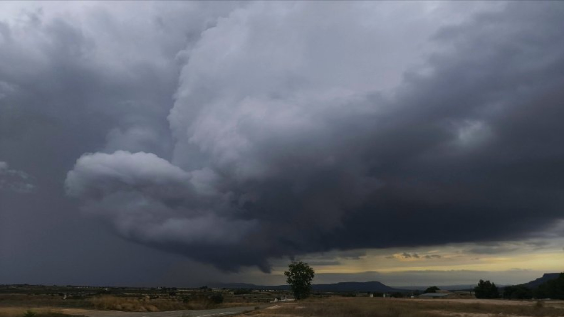 Estos son los avisos por lluvias y tormentas en Castilla La Mancha: piden prudencia al salir de casa