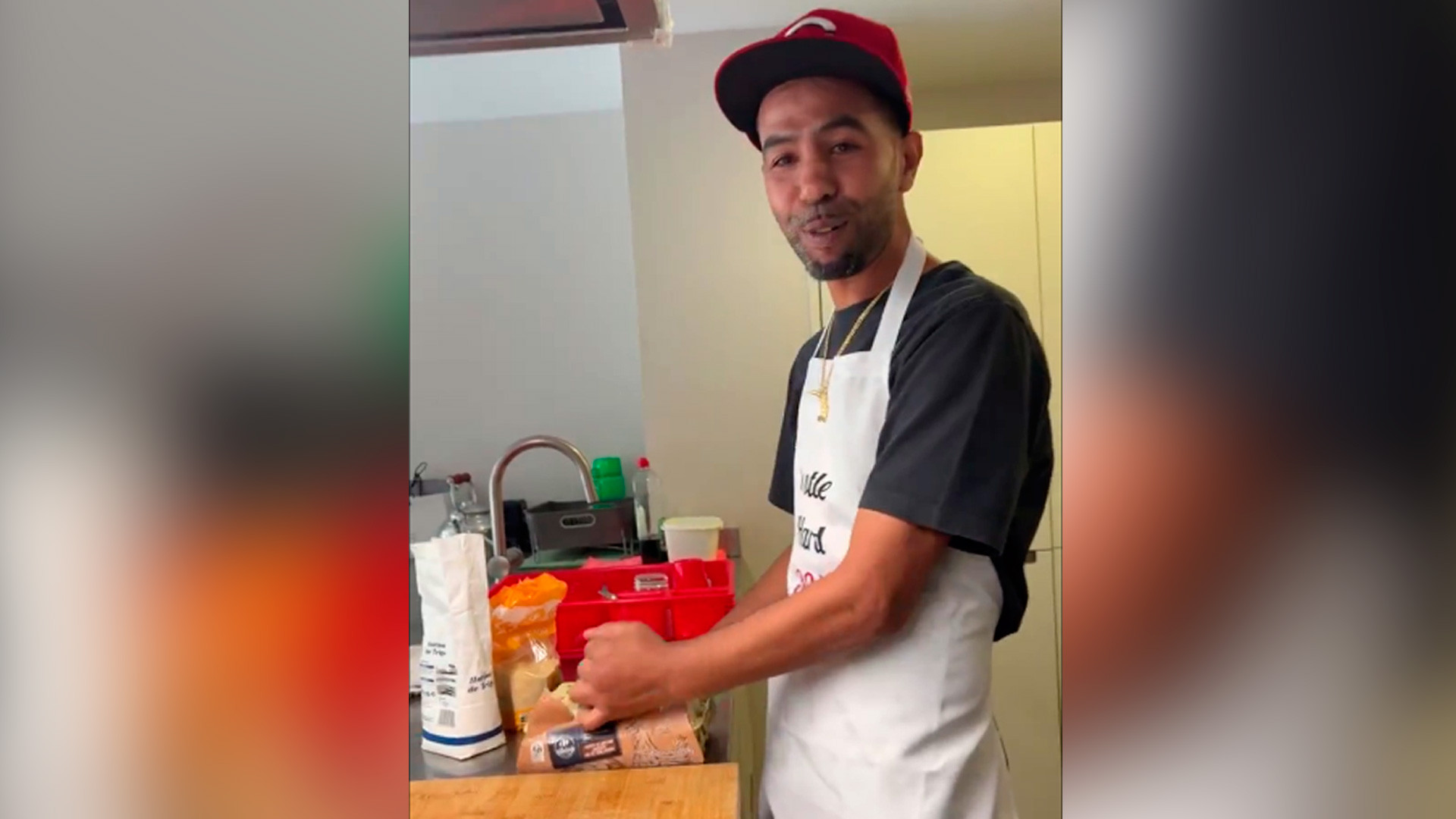 El mensaje del padre de Lamine Yamal a su hijo mientras cocina unos nuggets: "Te estaré siempre agradecido, viviré de ti"