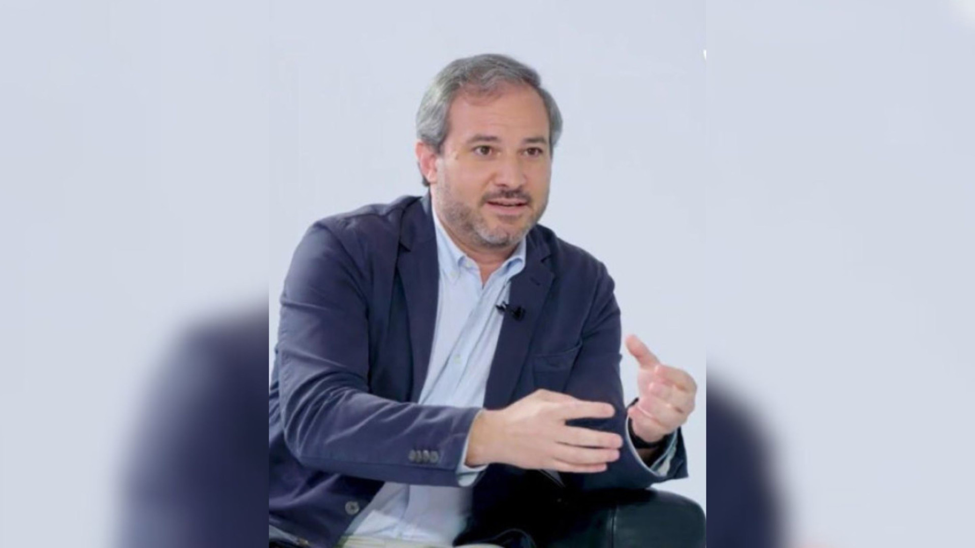 Ricardo Calleja, profesor de Ética: "Pensábamos que los robots iban a sustituirnos en los trabajos físicos y que lo humano era la creatividad, pero nos hemos dado cuenta de que es al revés"