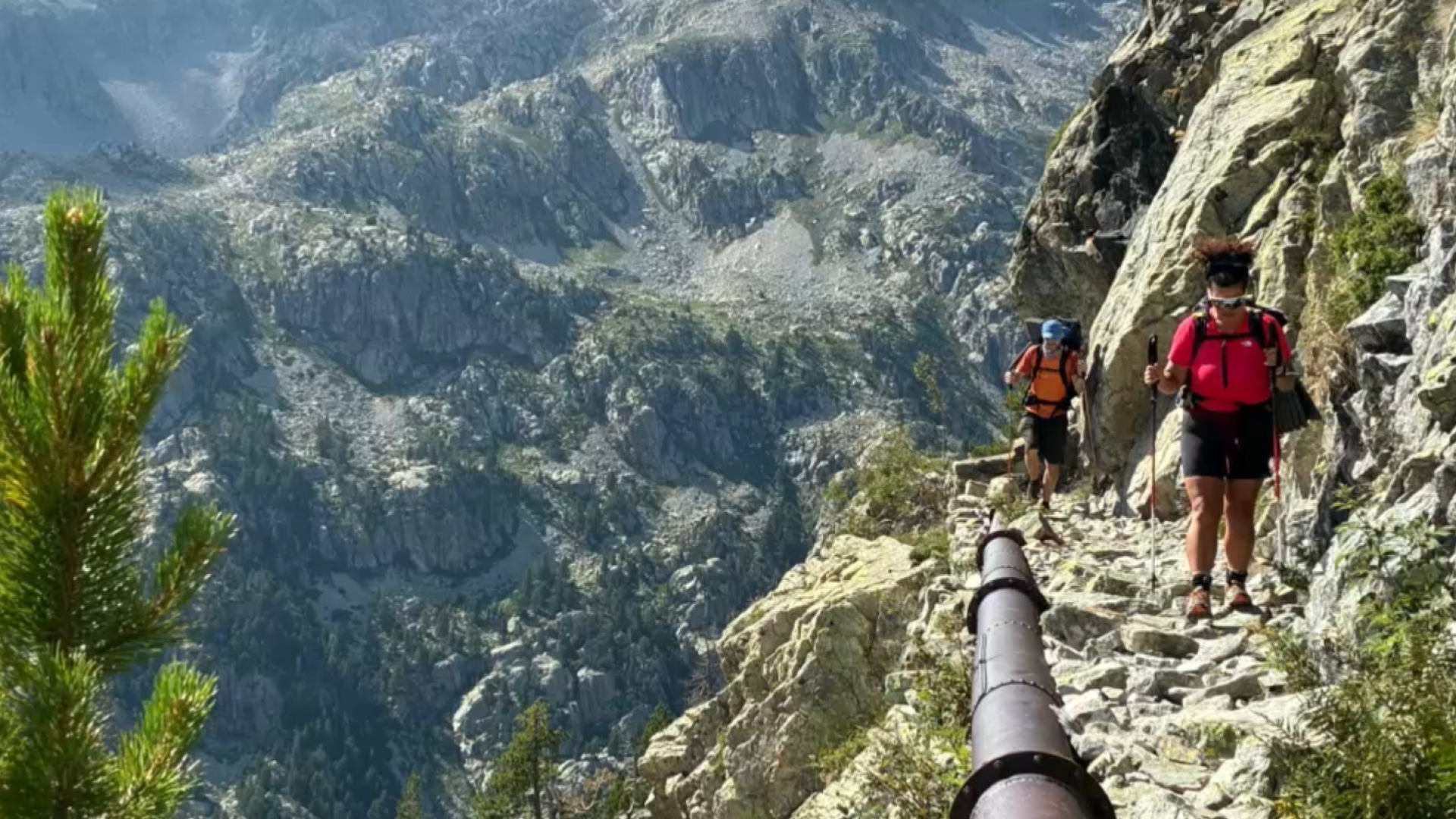 970 kilómetros a pie por los Pirineos: la aventura solidaria de Marco e Ilde para dar voz a los sin techo