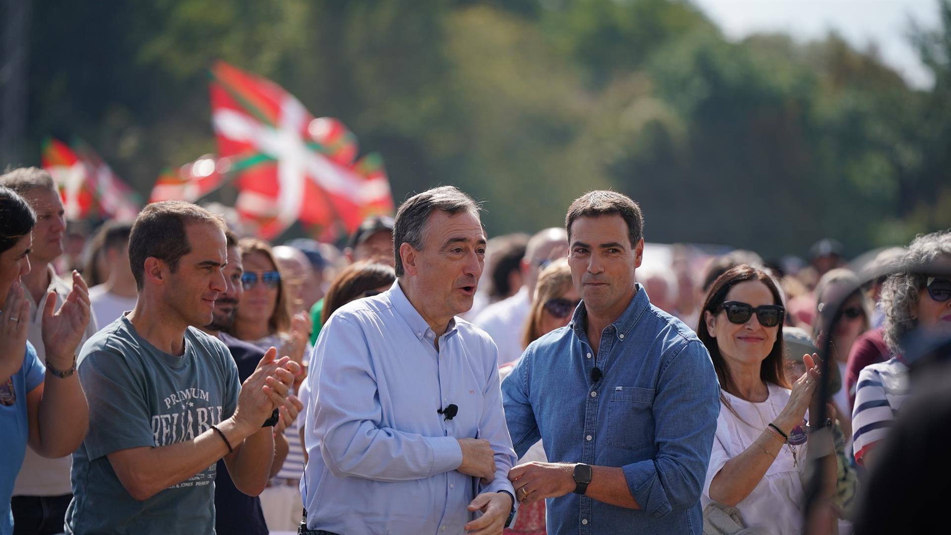 Choque entre Ayuso y Esteban por el traslado temporal a Euskadi del 'Guernica' de Picasso: "catetada es que la principal reivindicación nacional sea tomarse una caña"